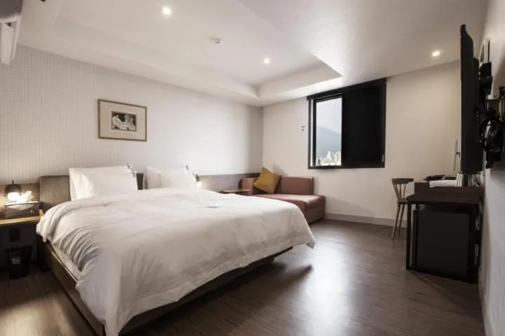 Bed in Number 25 Hotel Gimhae Eobang