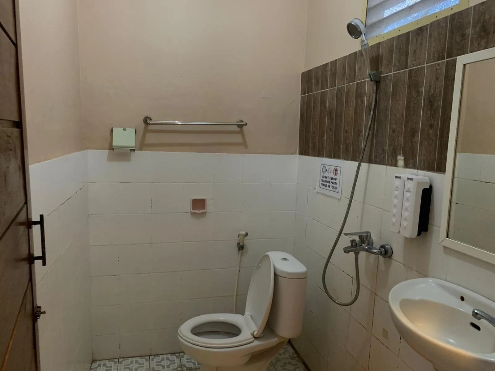 Bathroom in Lita Homestay