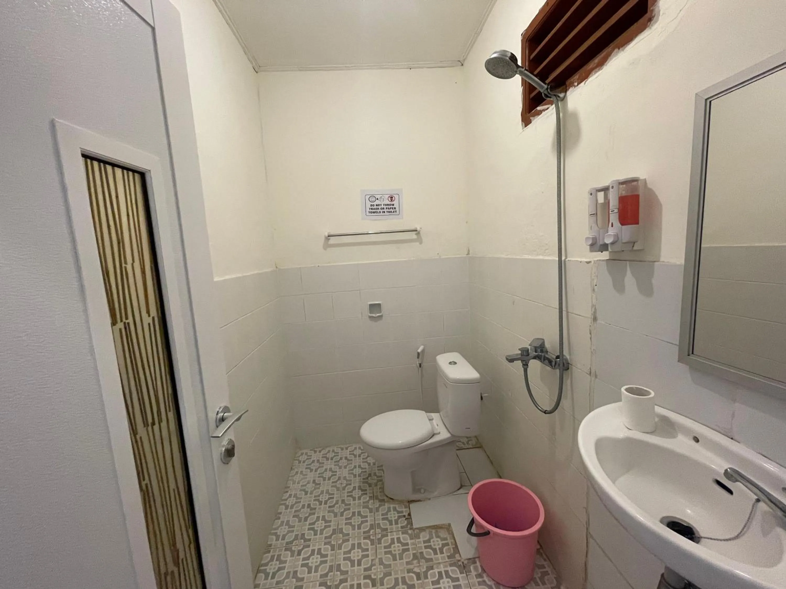Bathroom in Lita Homestay