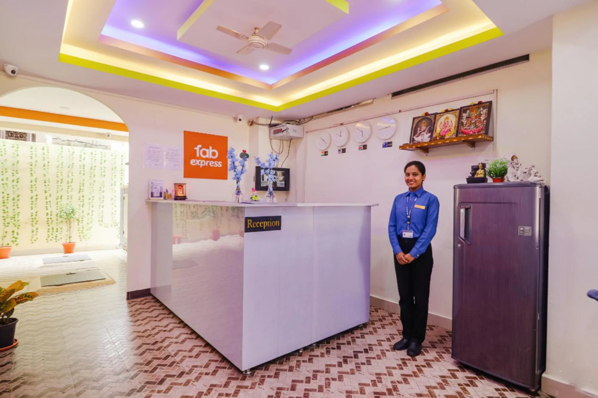 Lobby or reception in FabExpress Broholic Suites - Nr JNTU Kukatpally