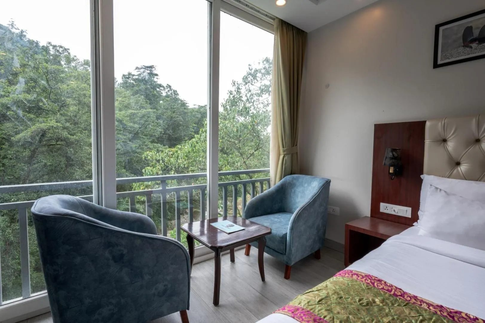 Photo of the whole room in Avianna Gangtok Resort & Spa
