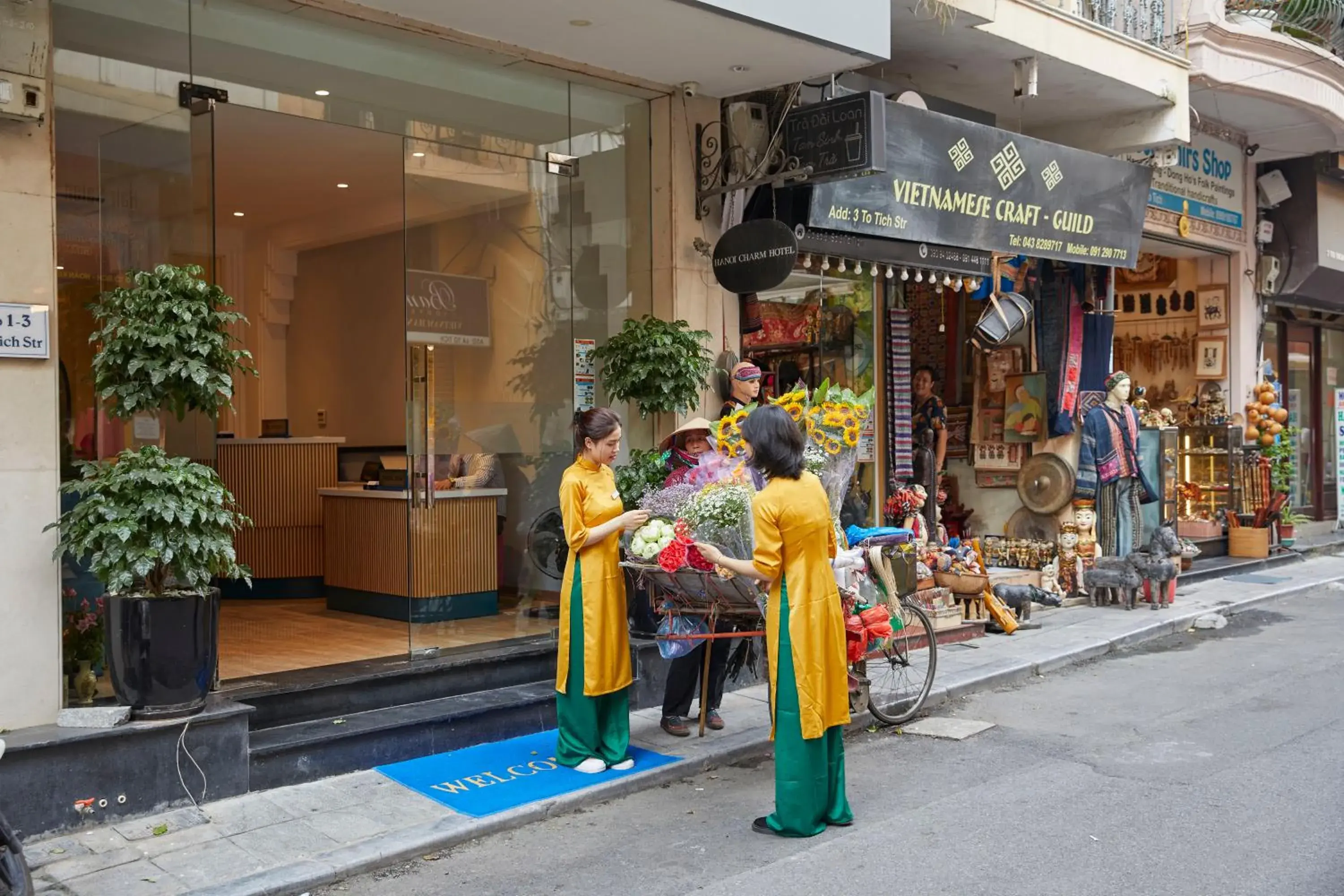 Property building in HANOI FLORA HOTEL Property building in HANOI FLORA HOTEL
