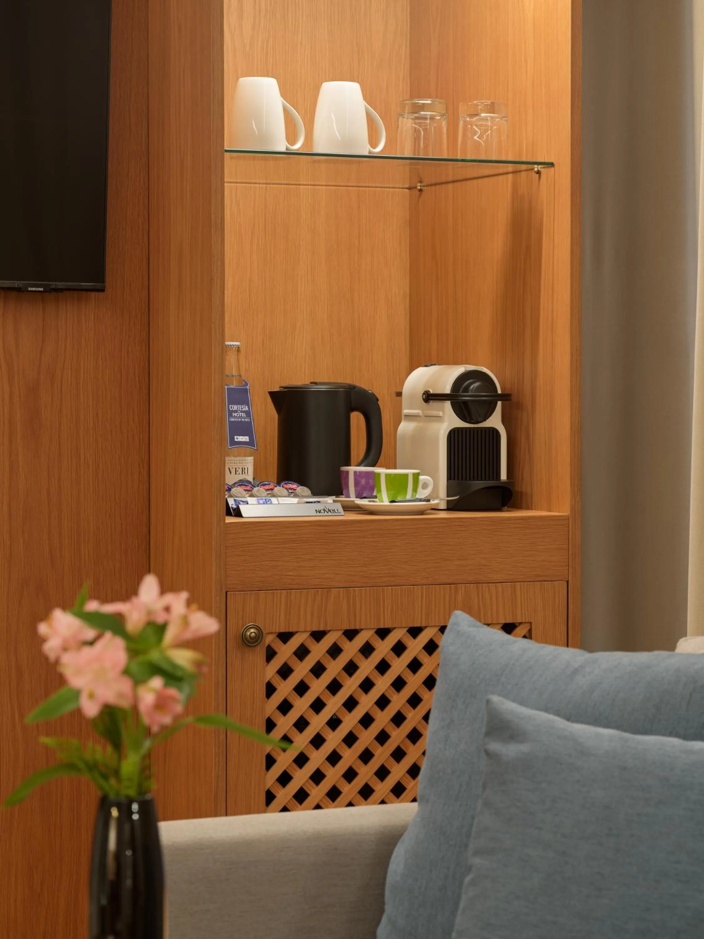 Coffee/tea facilities in H10 Marina Barcelona