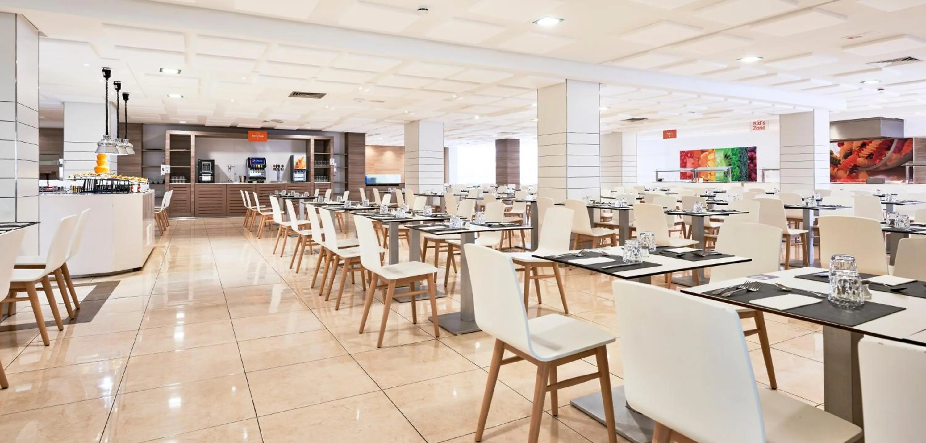 Dining area in Globales Pionero