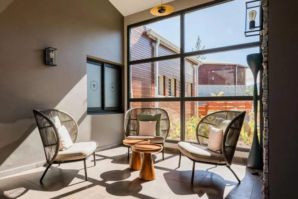 Lobby or reception in Sarana Hôtel & Spa