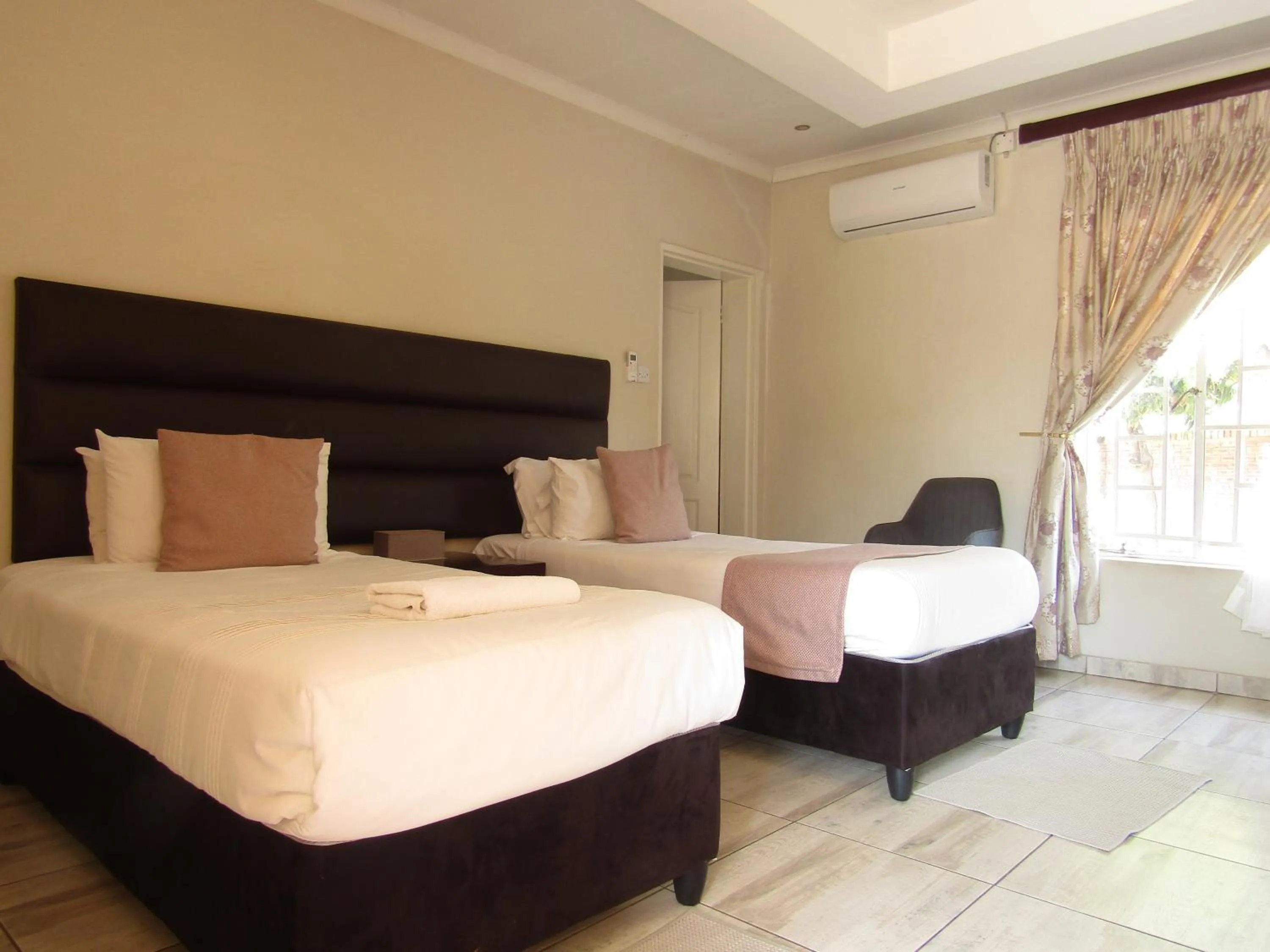 Bedroom, Bed in Haithoms Guesthouse