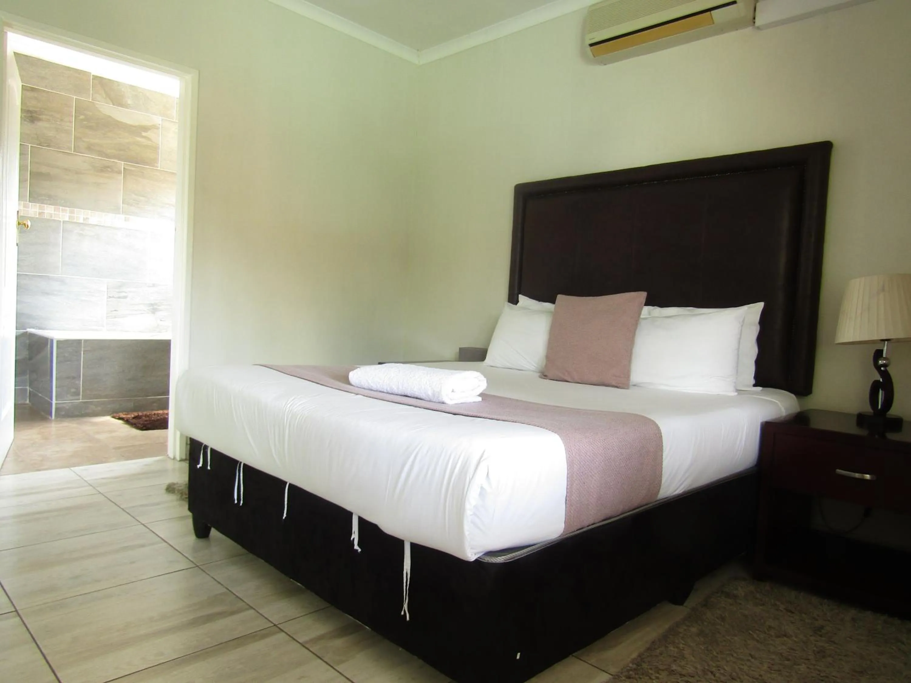 Bedroom, Bed in Haithoms Guesthouse