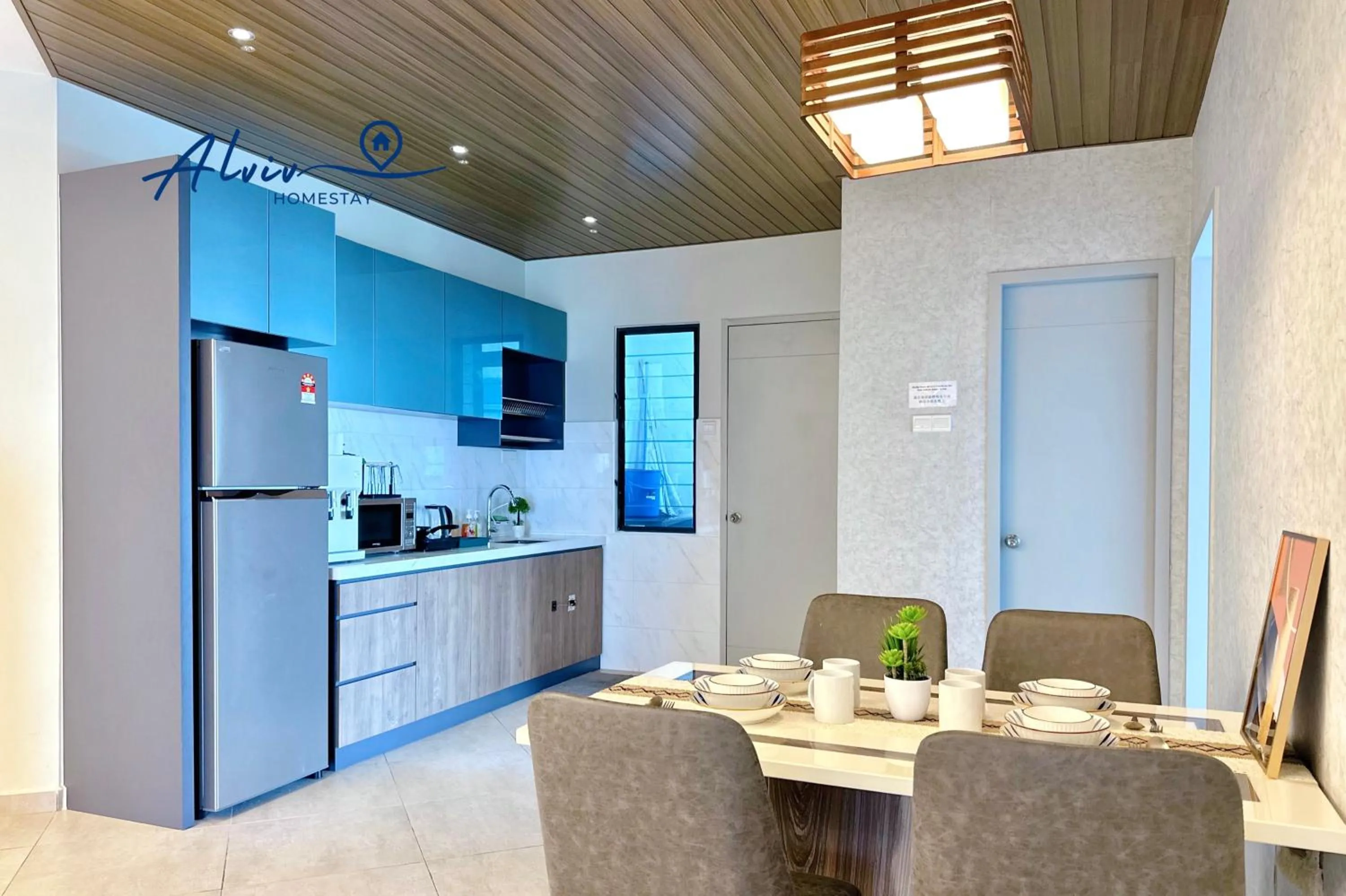 Dining area in Atlantis Melaka I 5-11pax I 5min JonkerSt By Alviv Management