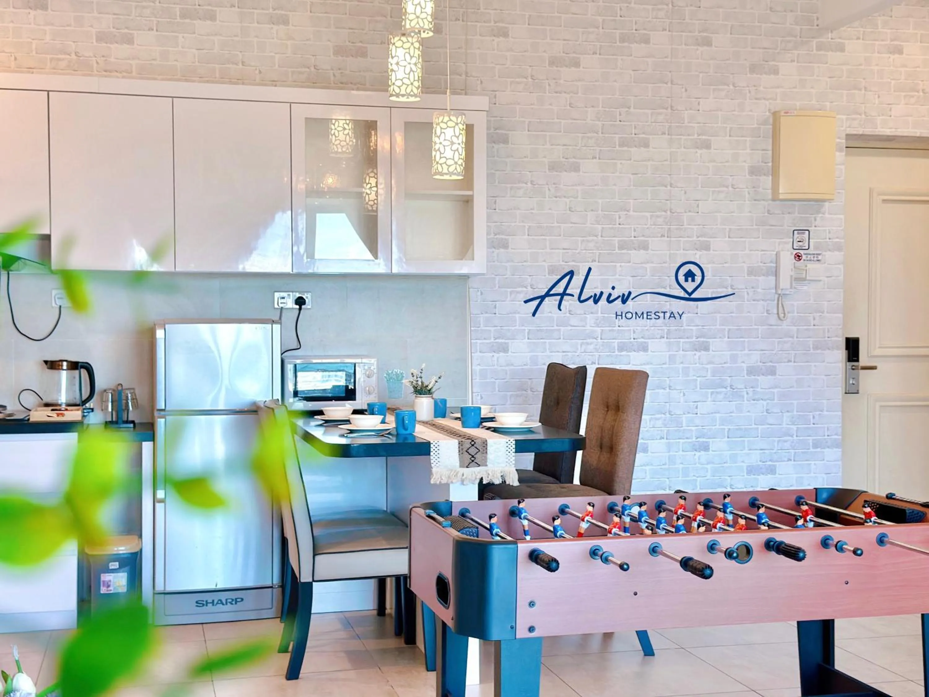 Dining area in Atlantis Melaka I 5-11pax I 5min JonkerSt By Alviv Management