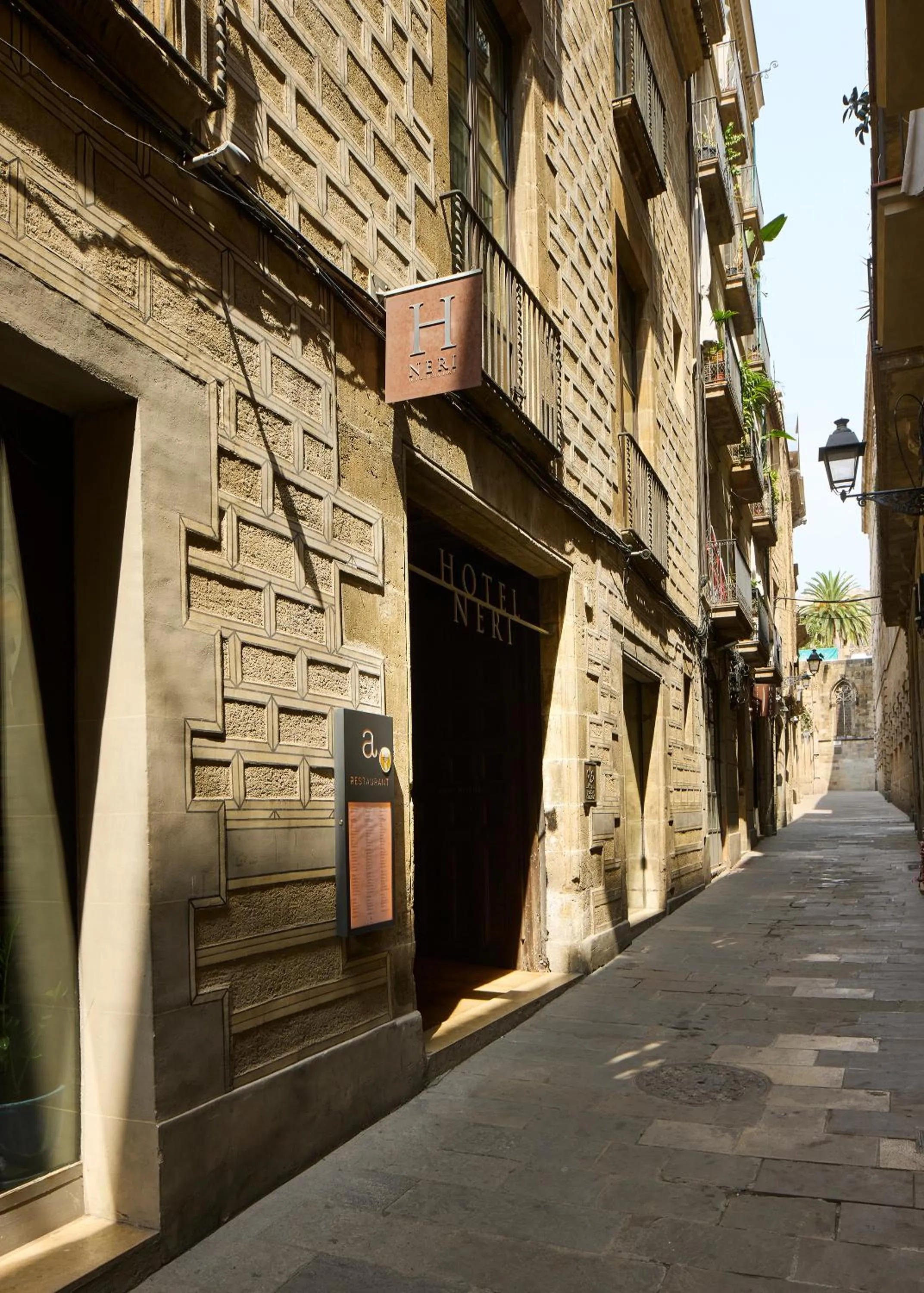Facade/entrance in Hotel Neri – Relais & Chateaux