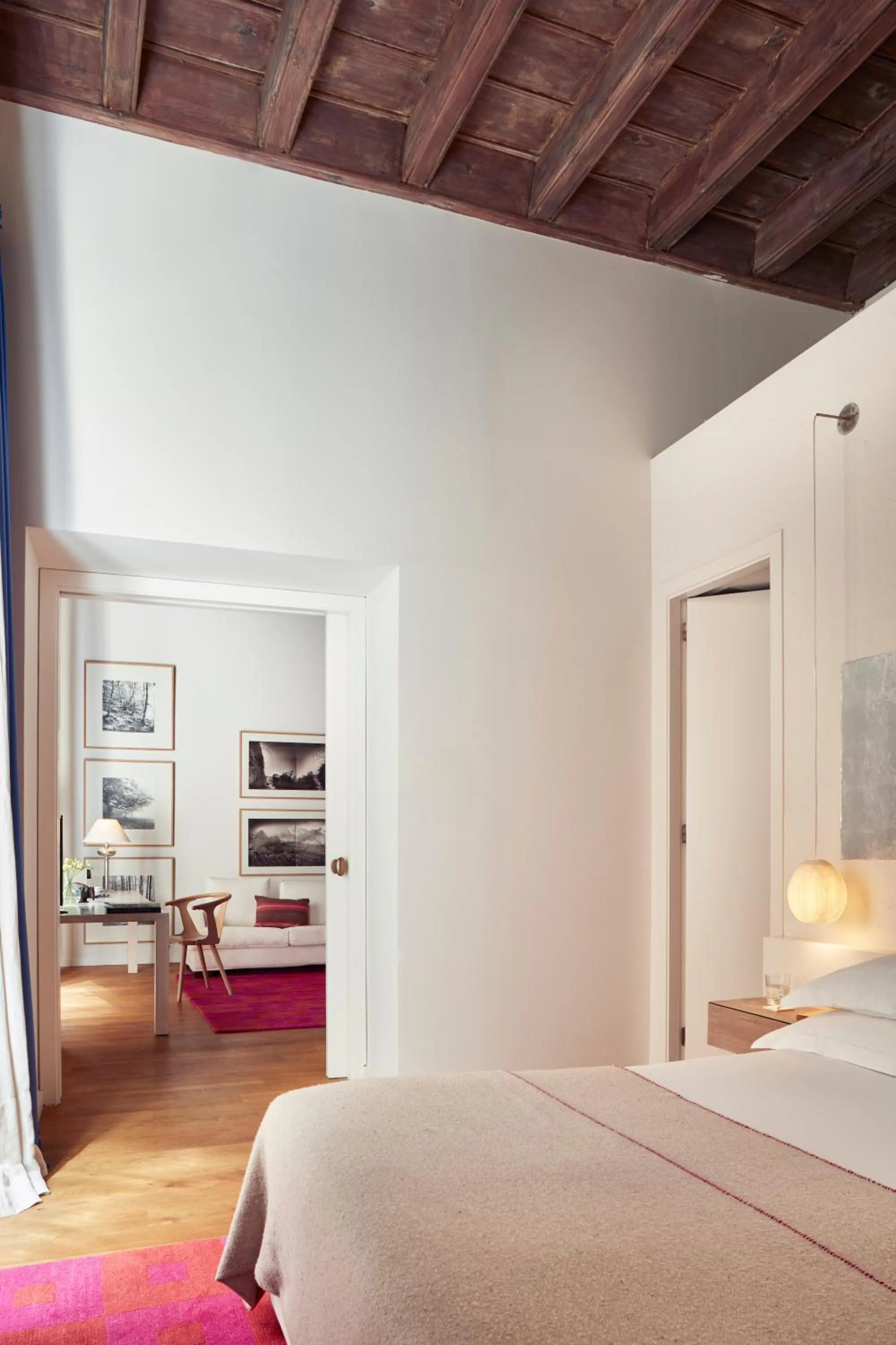 Living room, Bed in Hotel Neri – Relais & Chateaux