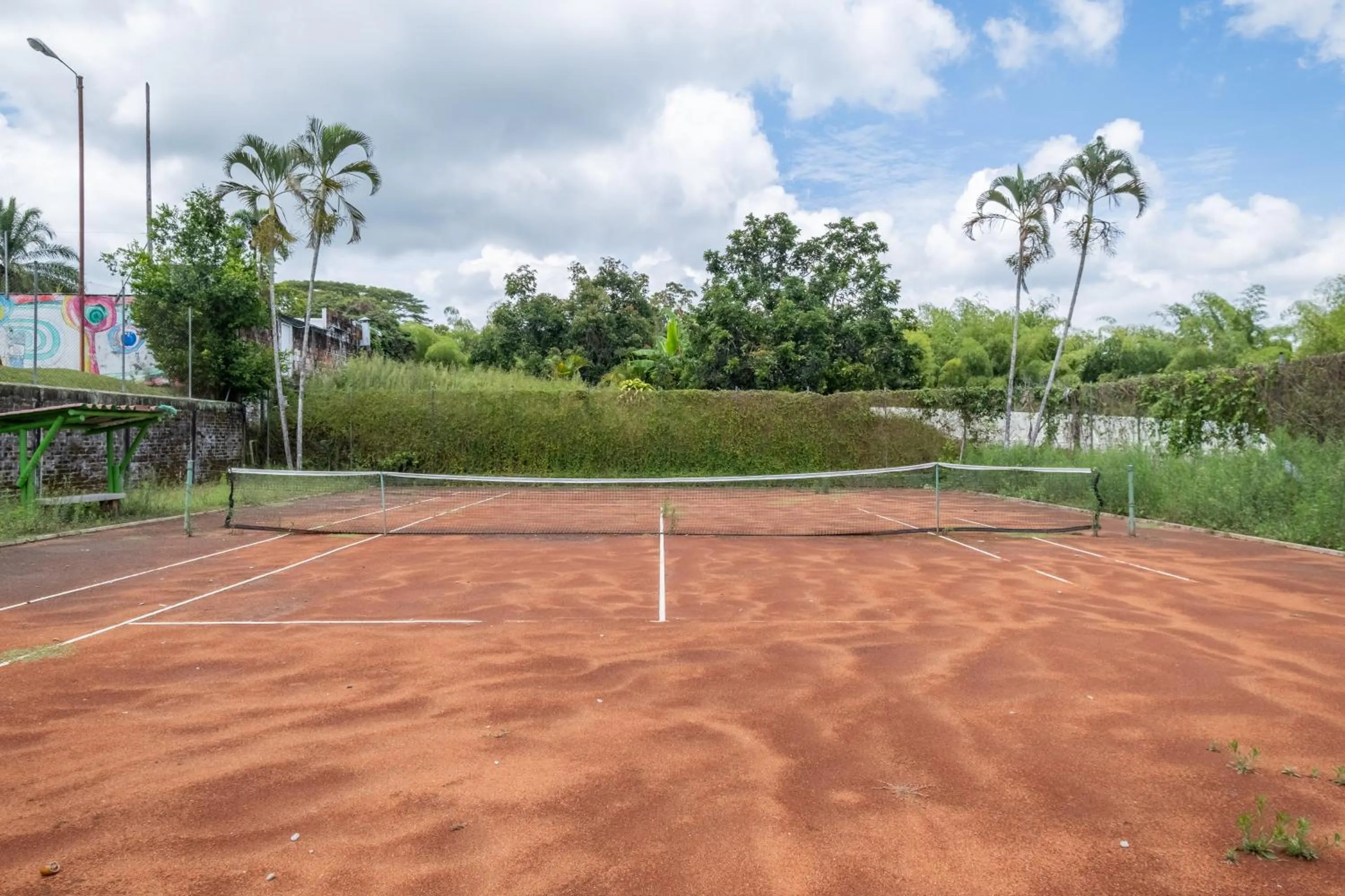 Tennis court in Hotel Chalet La Sofia by Majuva