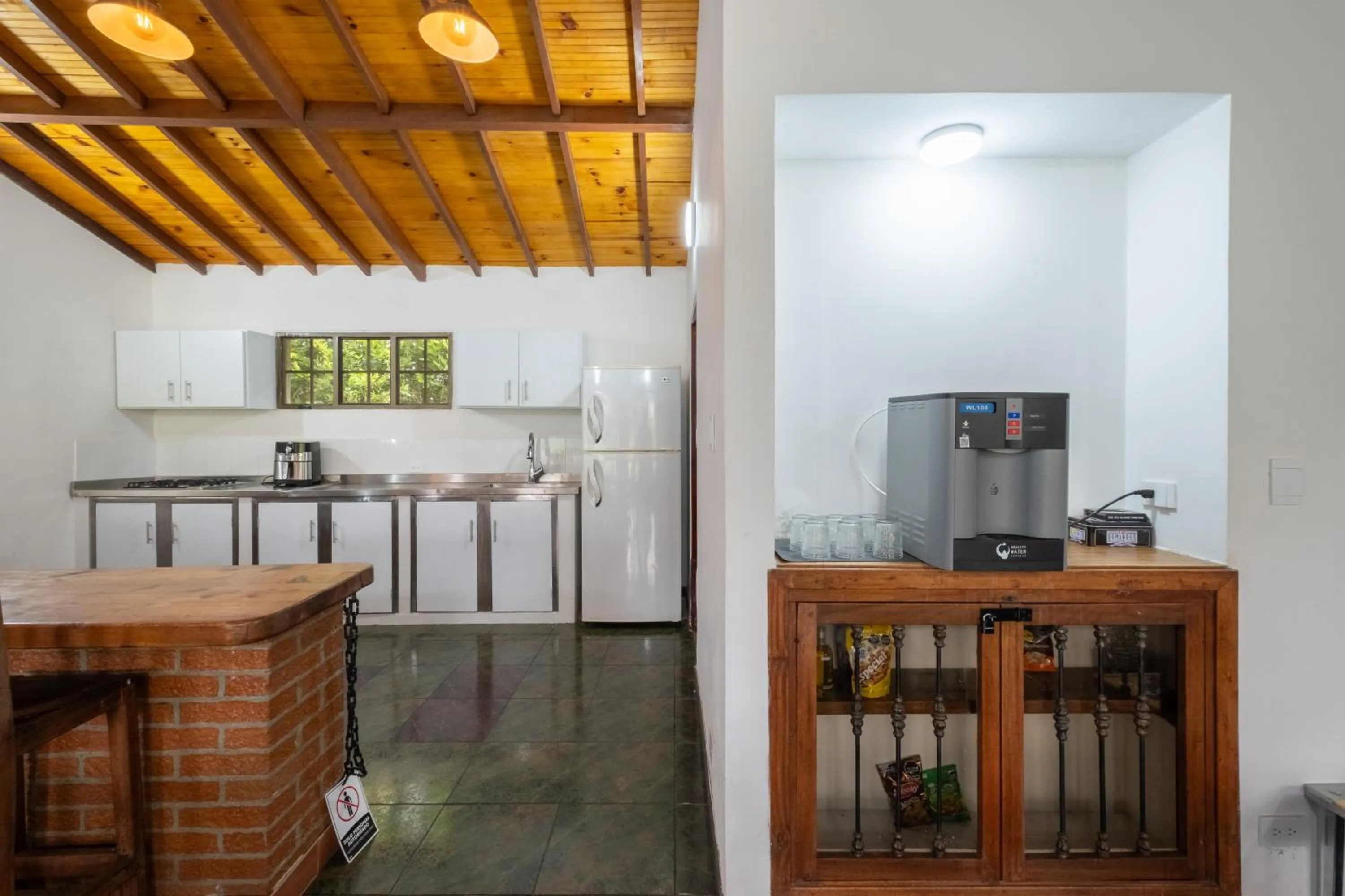 Kitchen or kitchenette in Hotel Chalet La Sofia by Majuva