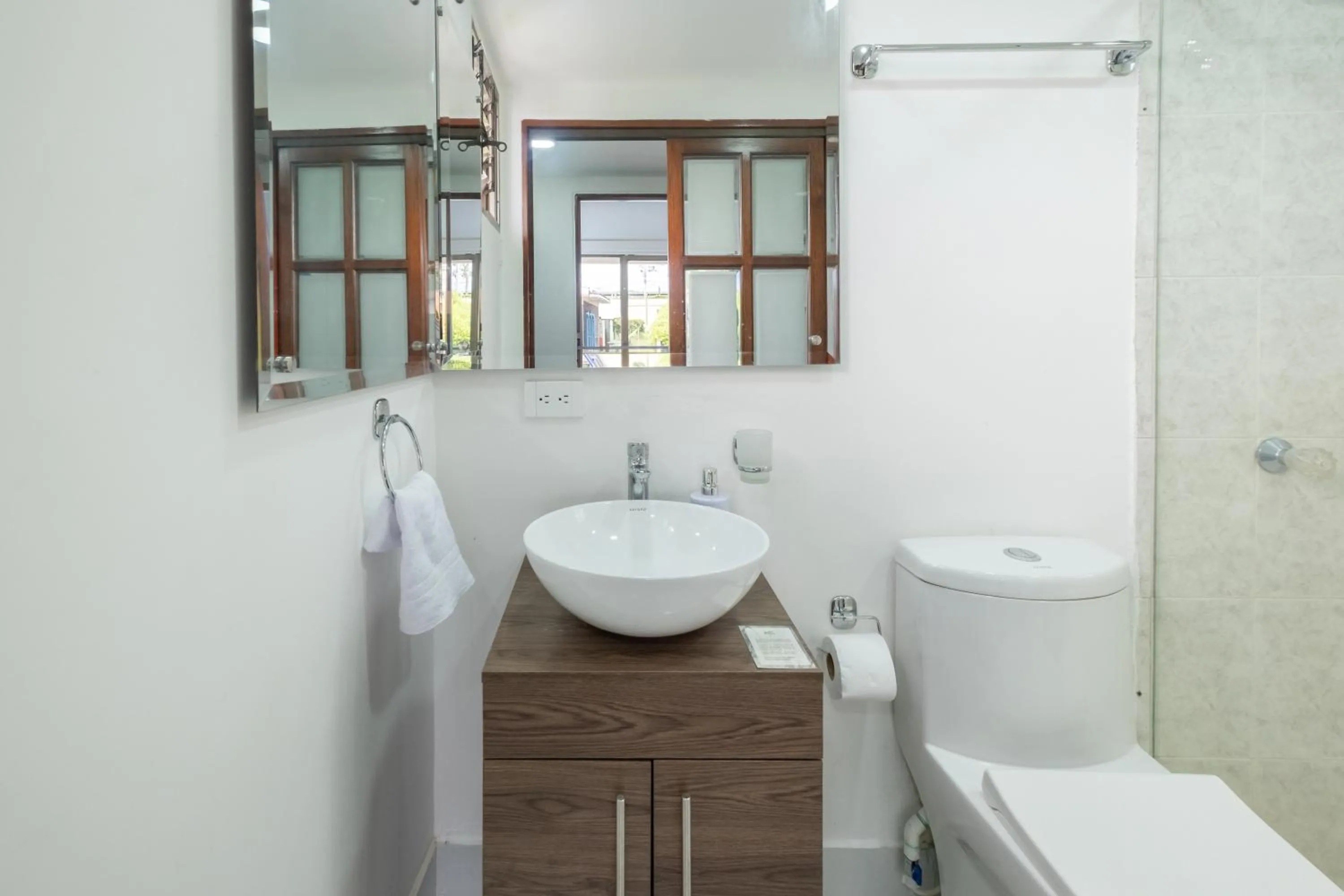 Shower in Hotel Chalet La Sofia by Majuva