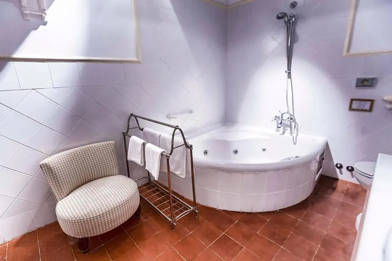 Deluxe Double or Twin Room with Balcony in Hotel Spa Salinas de Imón Deluxe Double or Twin Room with Balcony in Hotel Spa Salinas de Imón