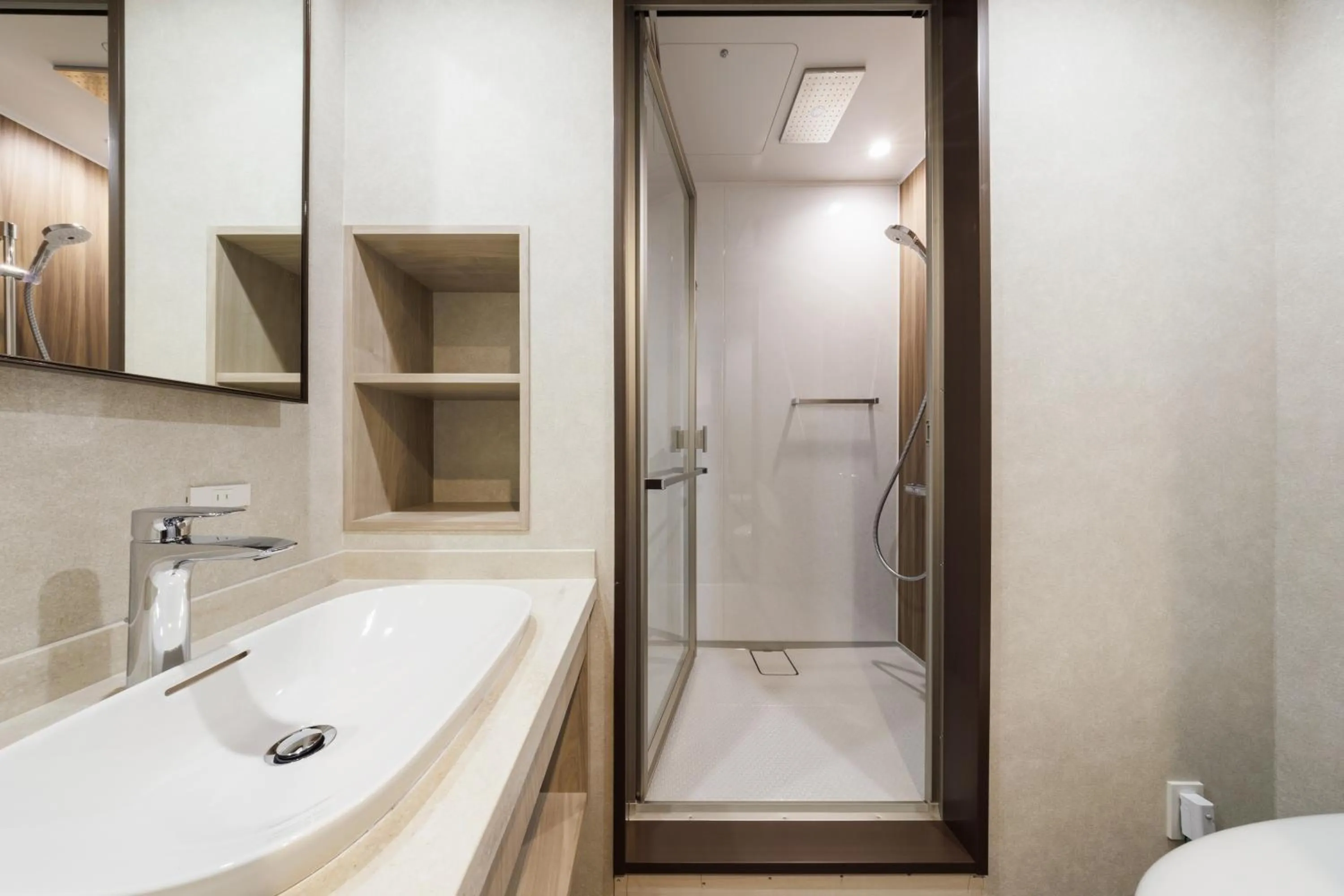 Shower in JR-East Hotel Mets Shibuya