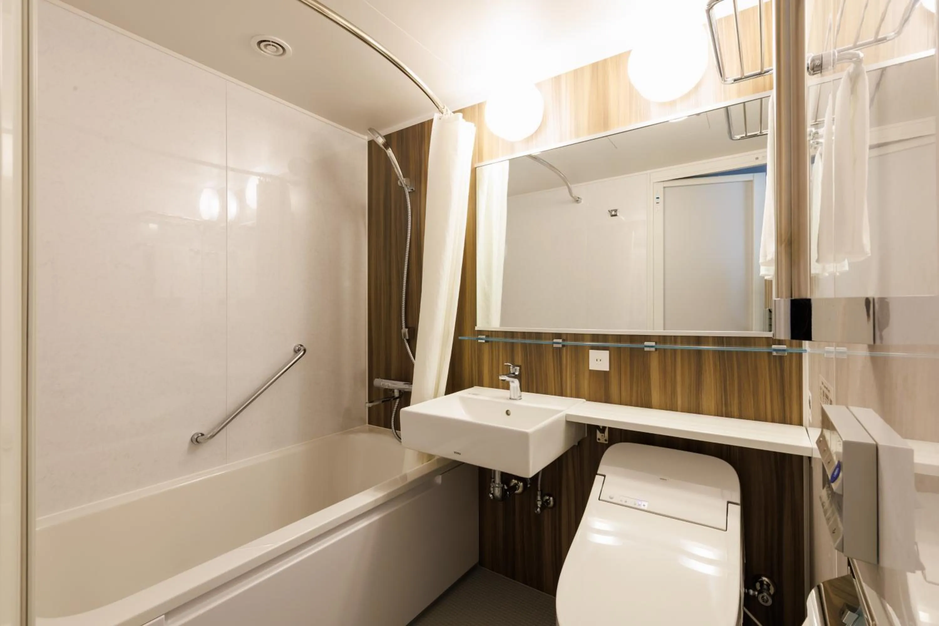 Bathroom in JR-East Hotel Mets Shibuya