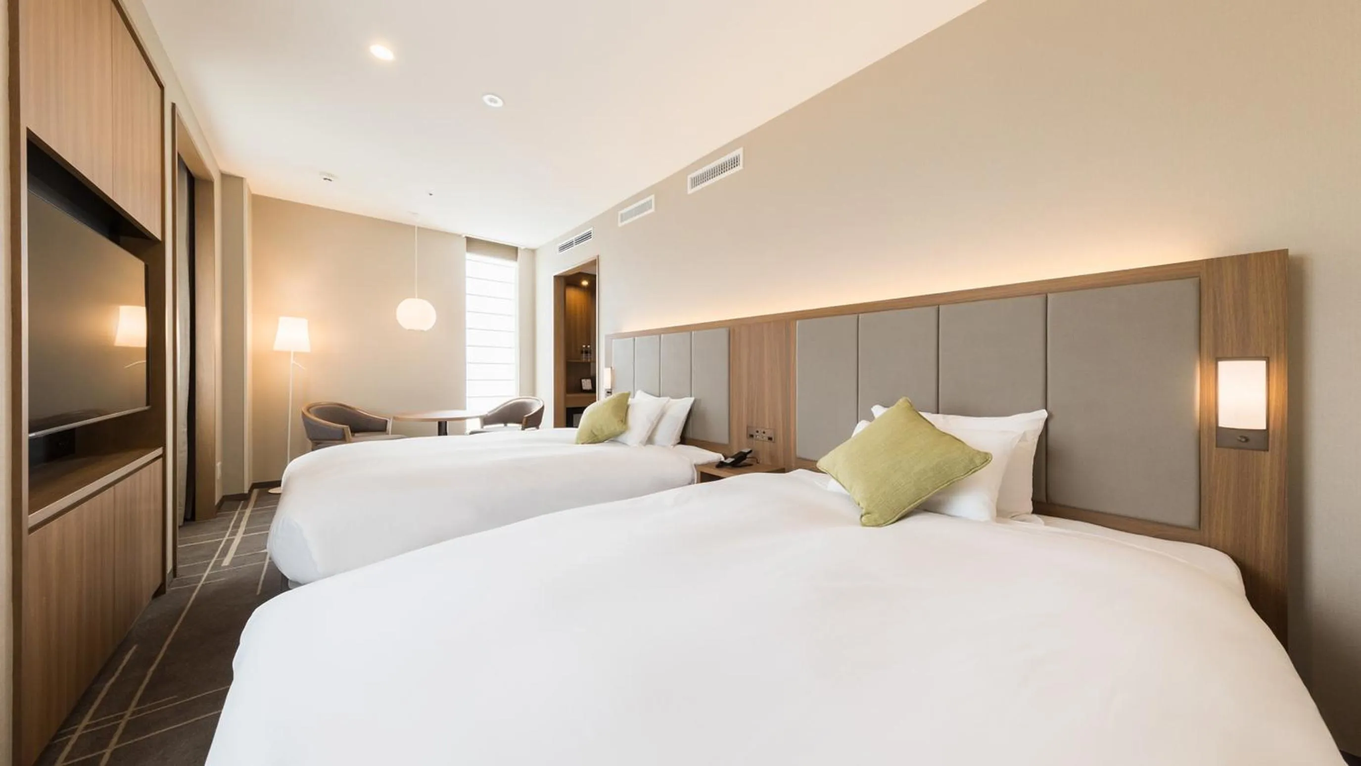 Bed in JR-East Hotel Mets Mejiro