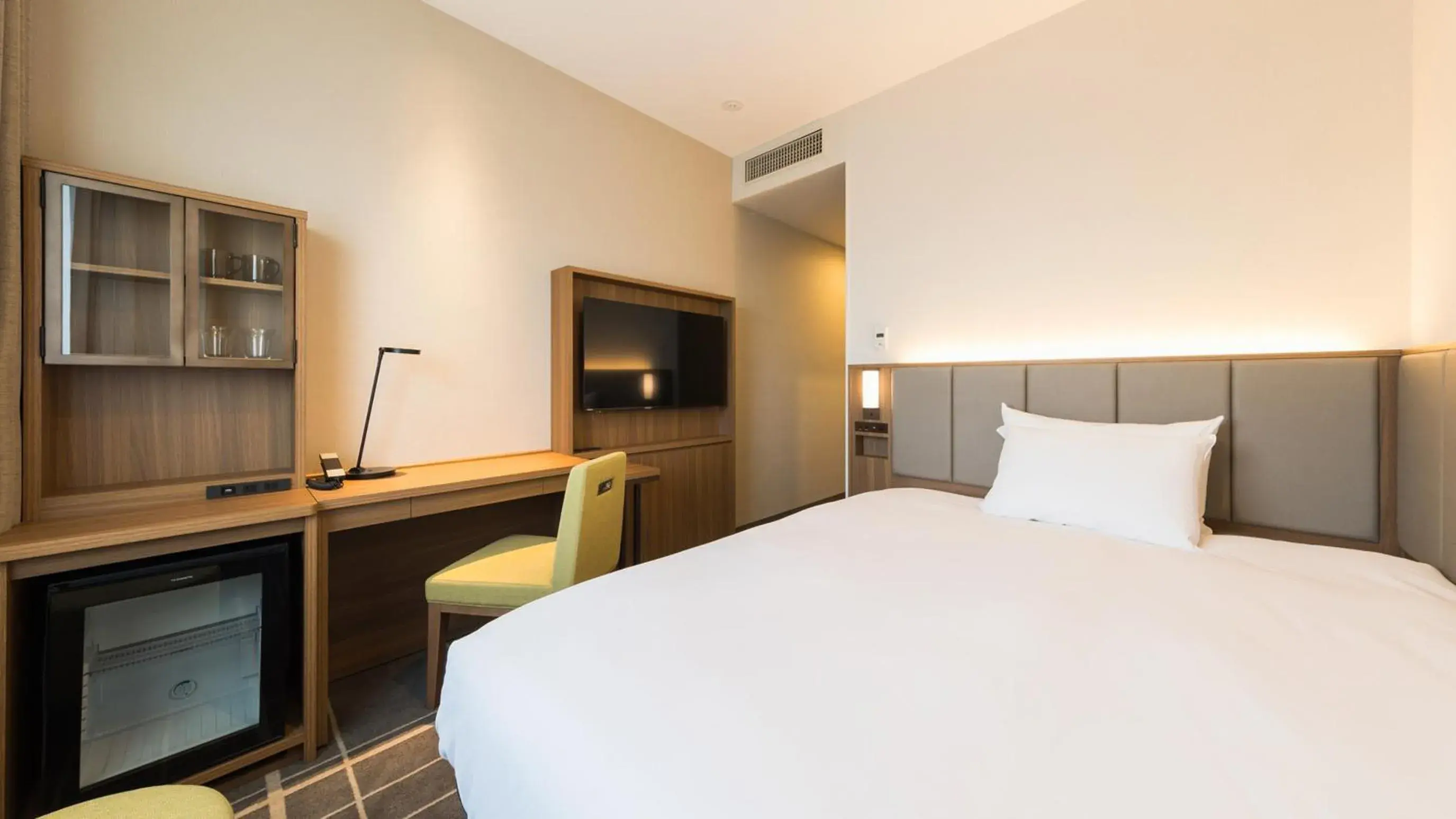 Bed in JR-East Hotel Mets Mejiro Bed in JR-East Hotel Mets Mejiro