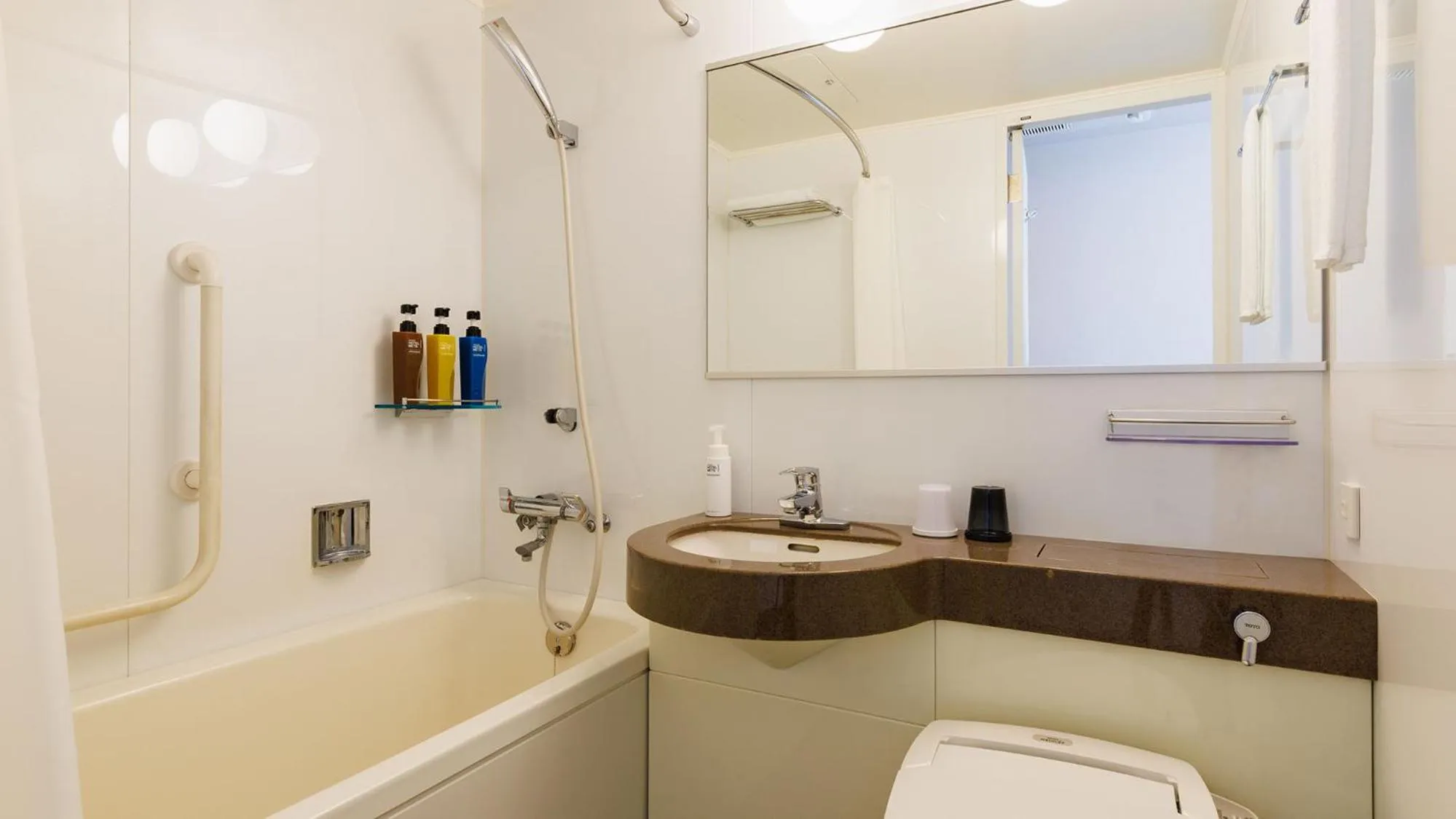 Bathroom in JR-East Hotel Mets Komagome