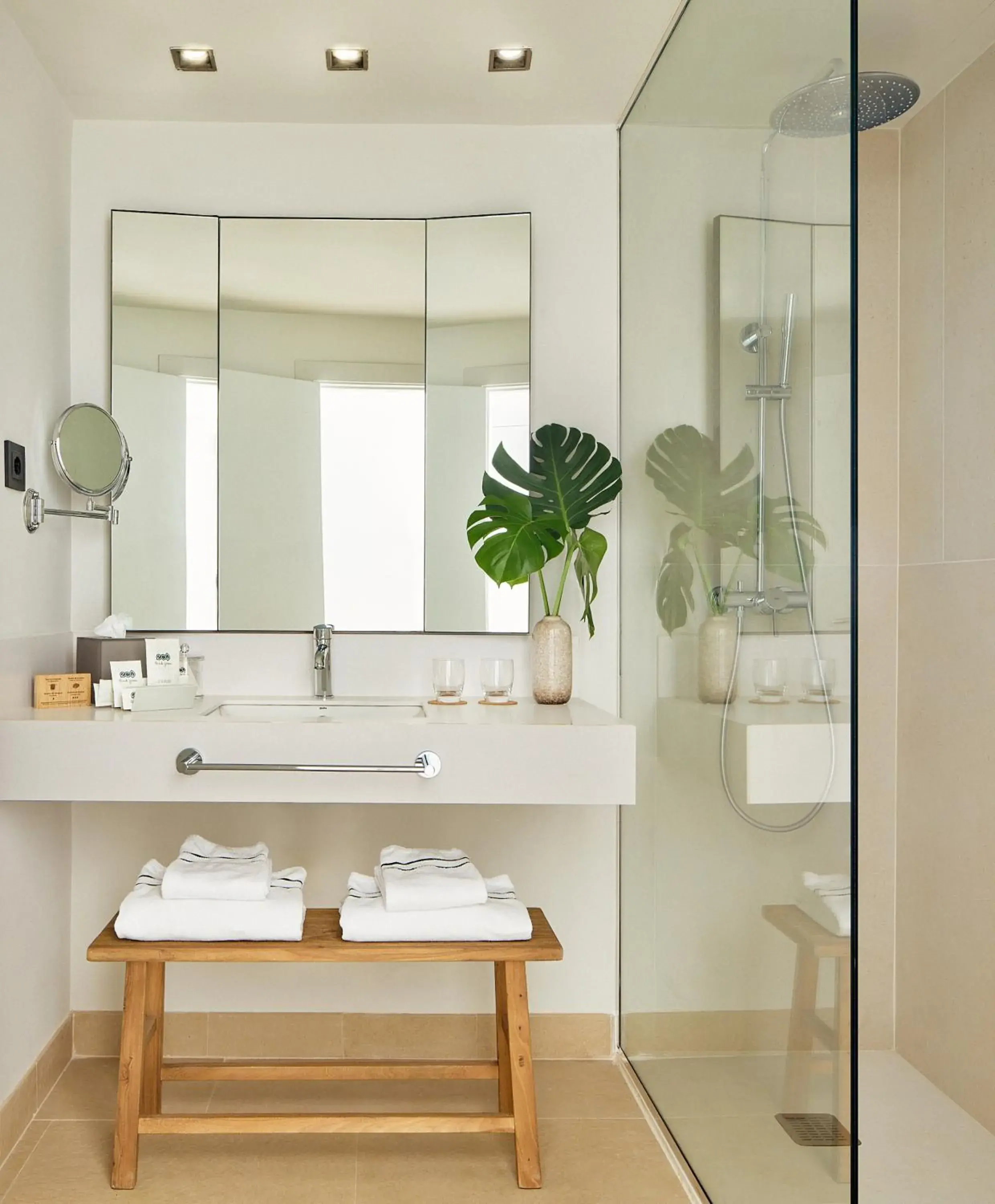 Bathroom in Meliá Lloret de Mar Bathroom in Meliá Lloret de Mar