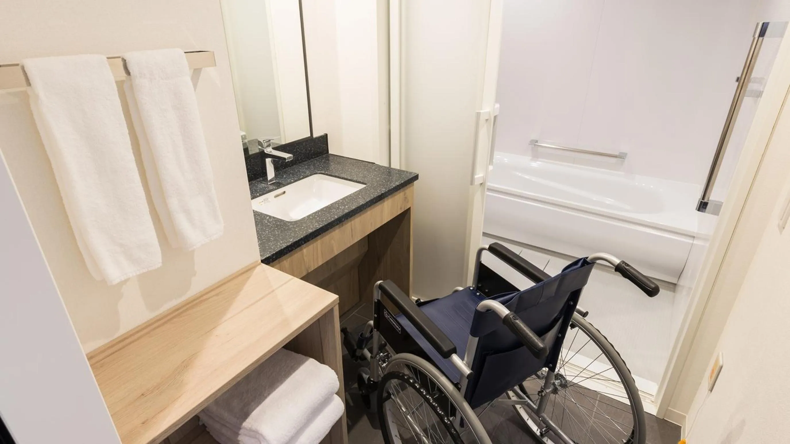 JR East Hotel Mets Premier Gotanda