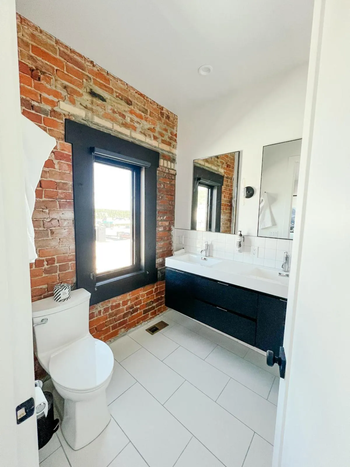 Toilet, Bed in The Timberline