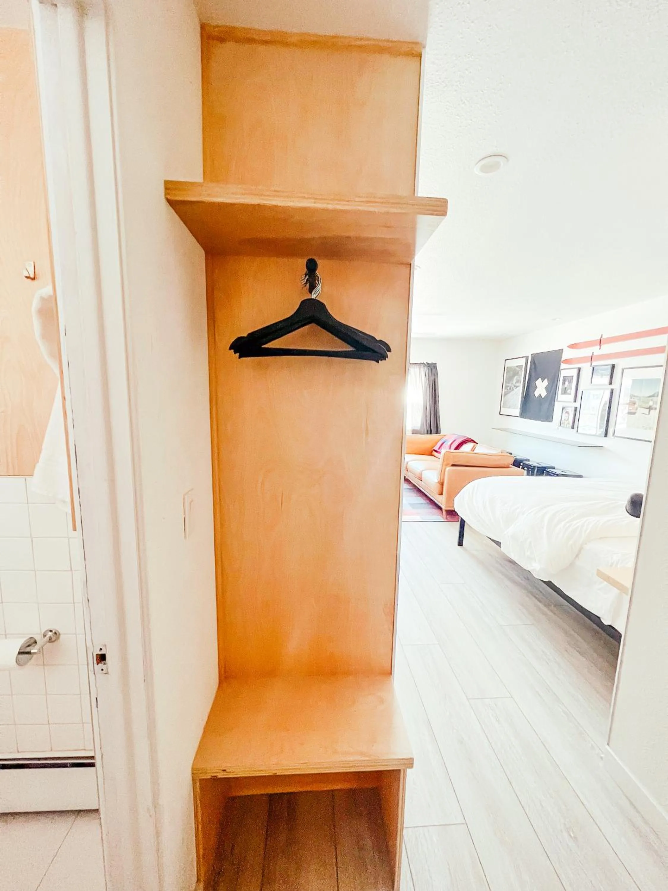 wardrobe, Bed in The Timberline