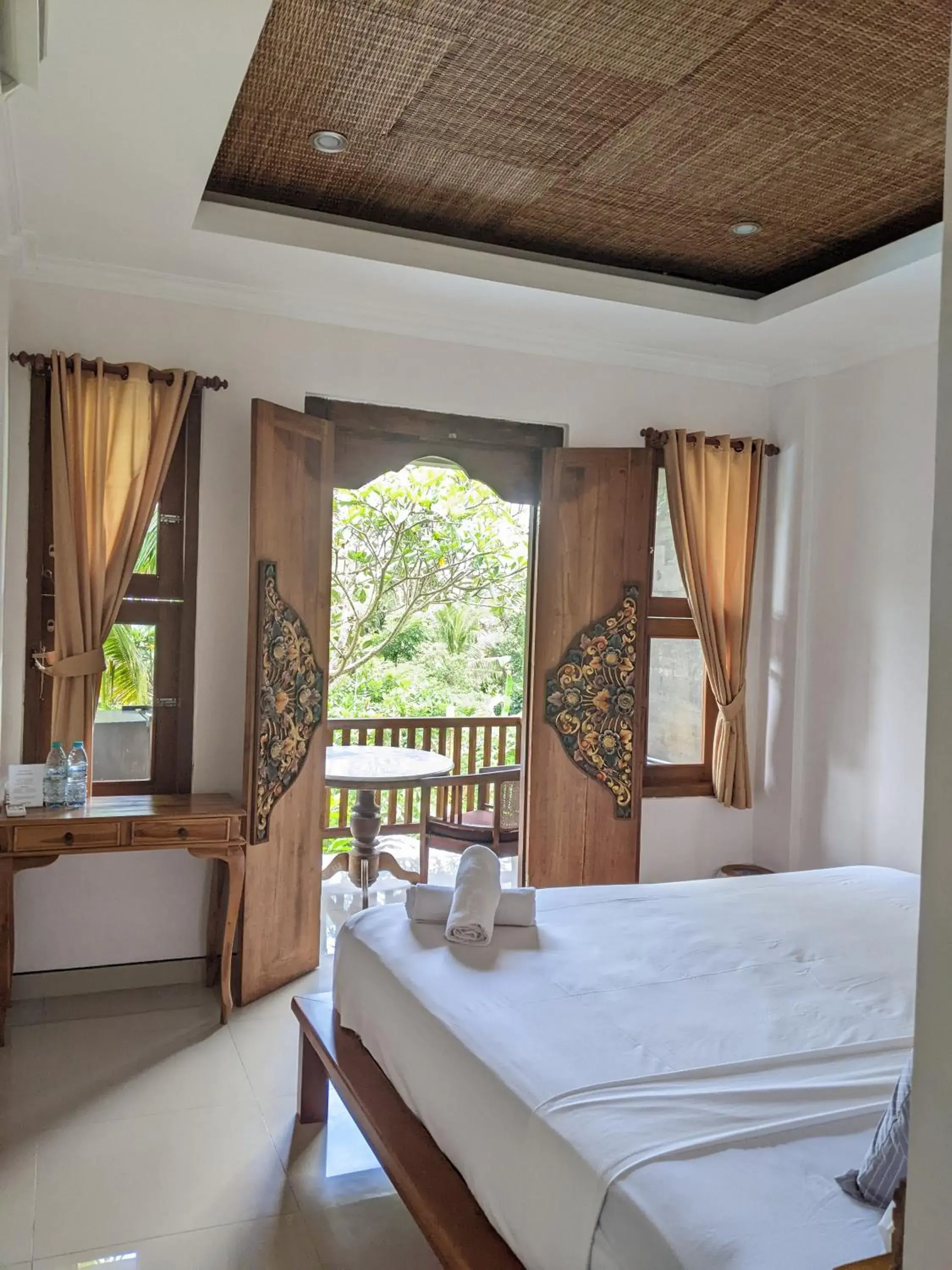Bed in Sampara Ubud with Mindrum Group Bed in Sampara Ubud with Mindrum Group
