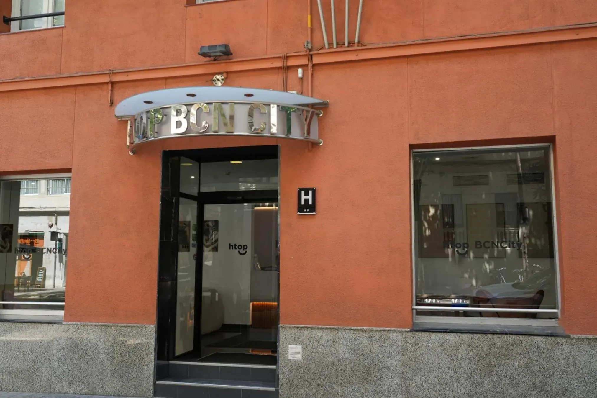 Facade/entrance in htop BCN City #htopEnjoy Facade/entrance in htop BCN City #htopEnjoy