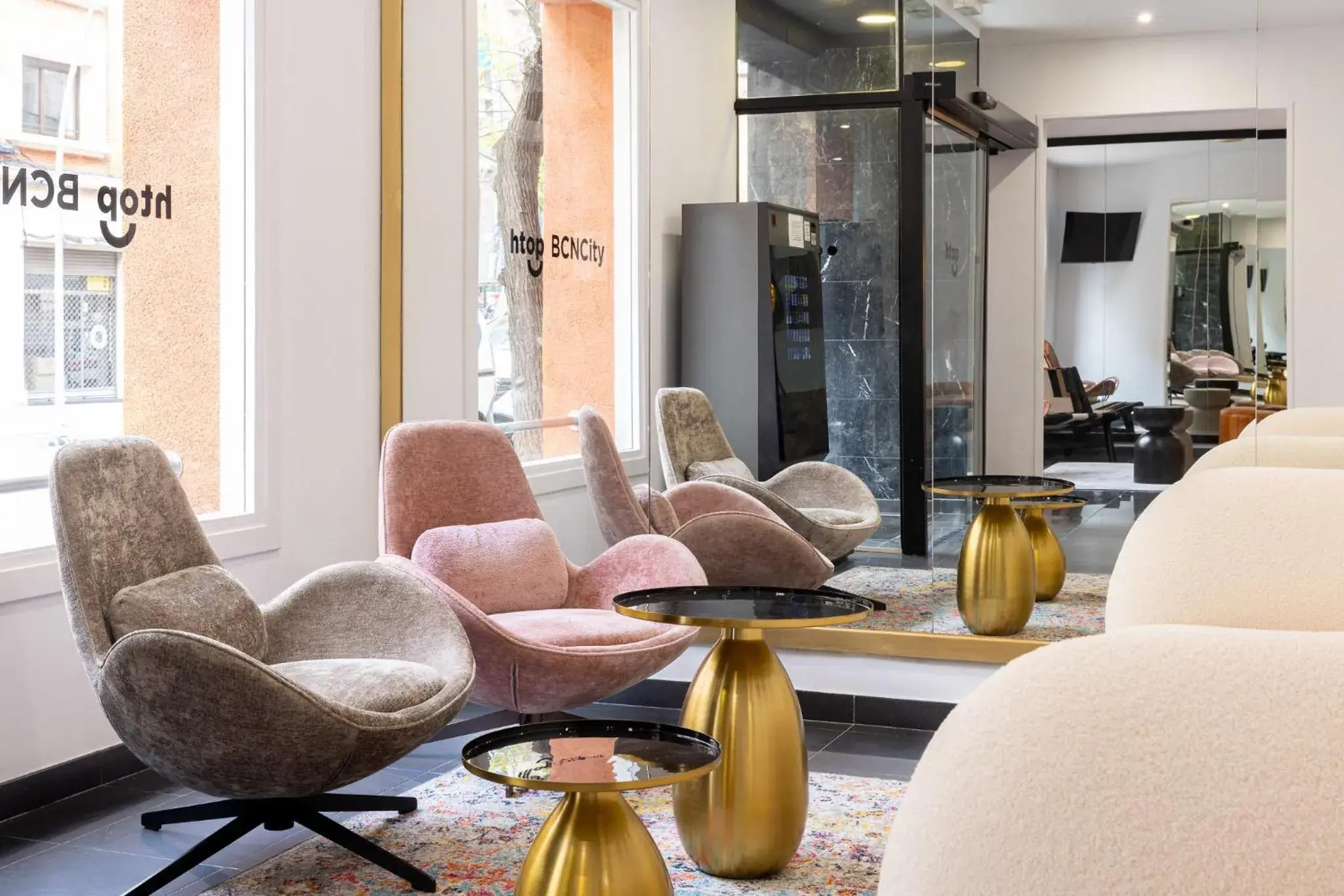 Property building in htop BCN City #htopEnjoy Property building in htop BCN City #htopEnjoy