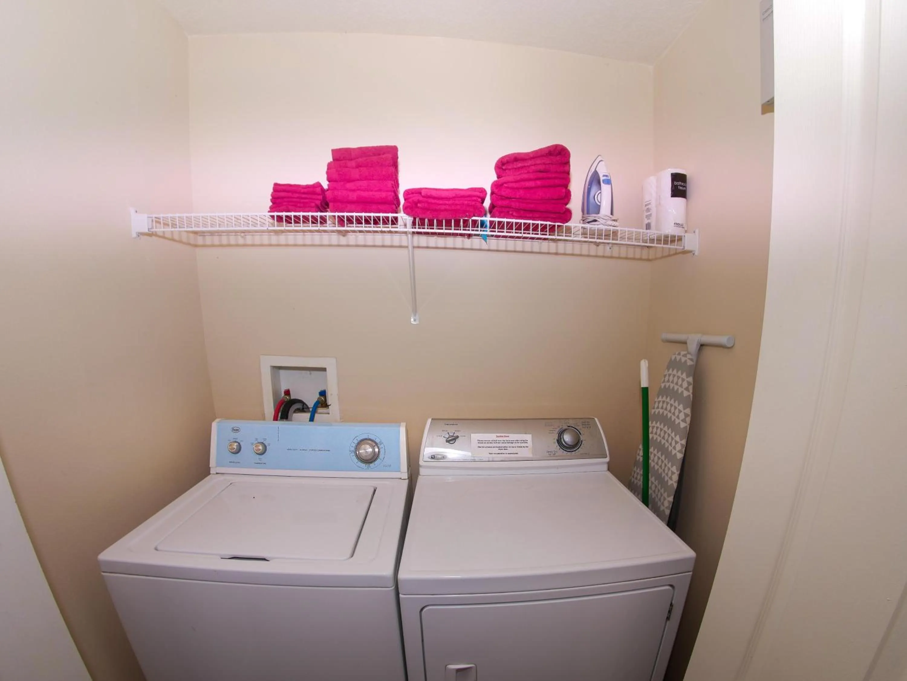 Kitchen or kitchenette in Great Community, Amazing Private Pool, Near Disney!