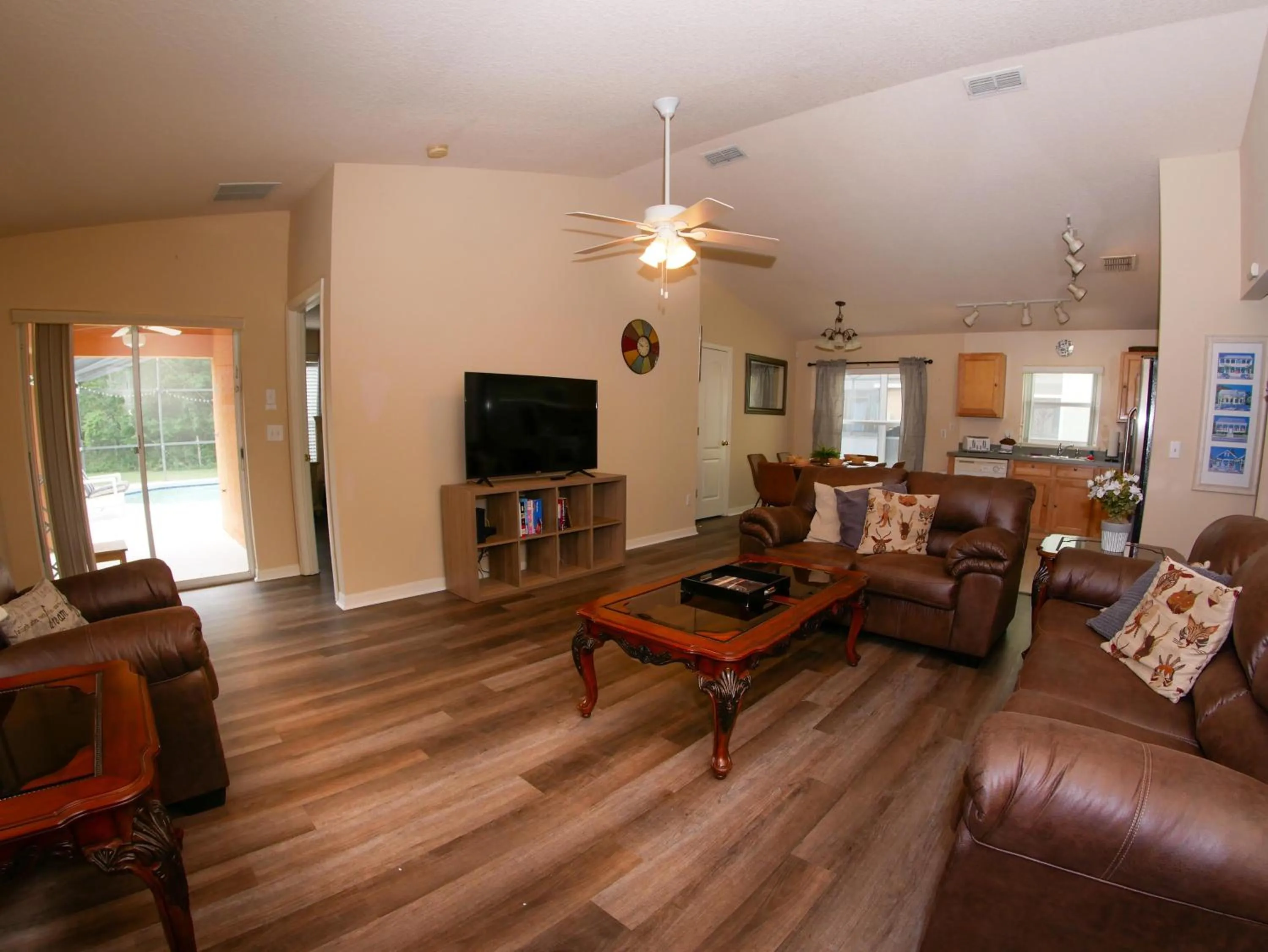 Living room in Great Community, Amazing Private Pool, Near Disney!