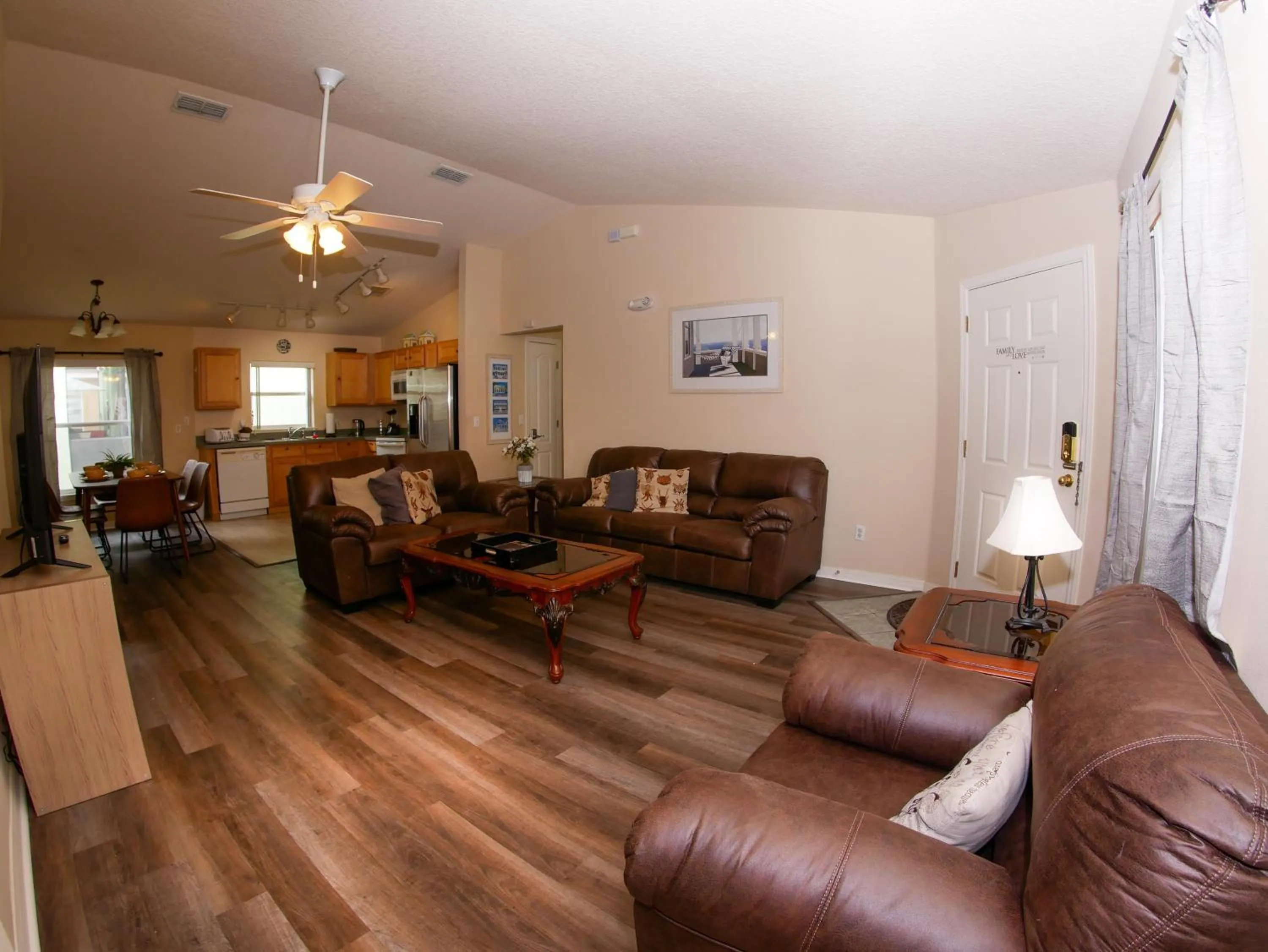 Living room in Great Community, Amazing Private Pool, Near Disney!