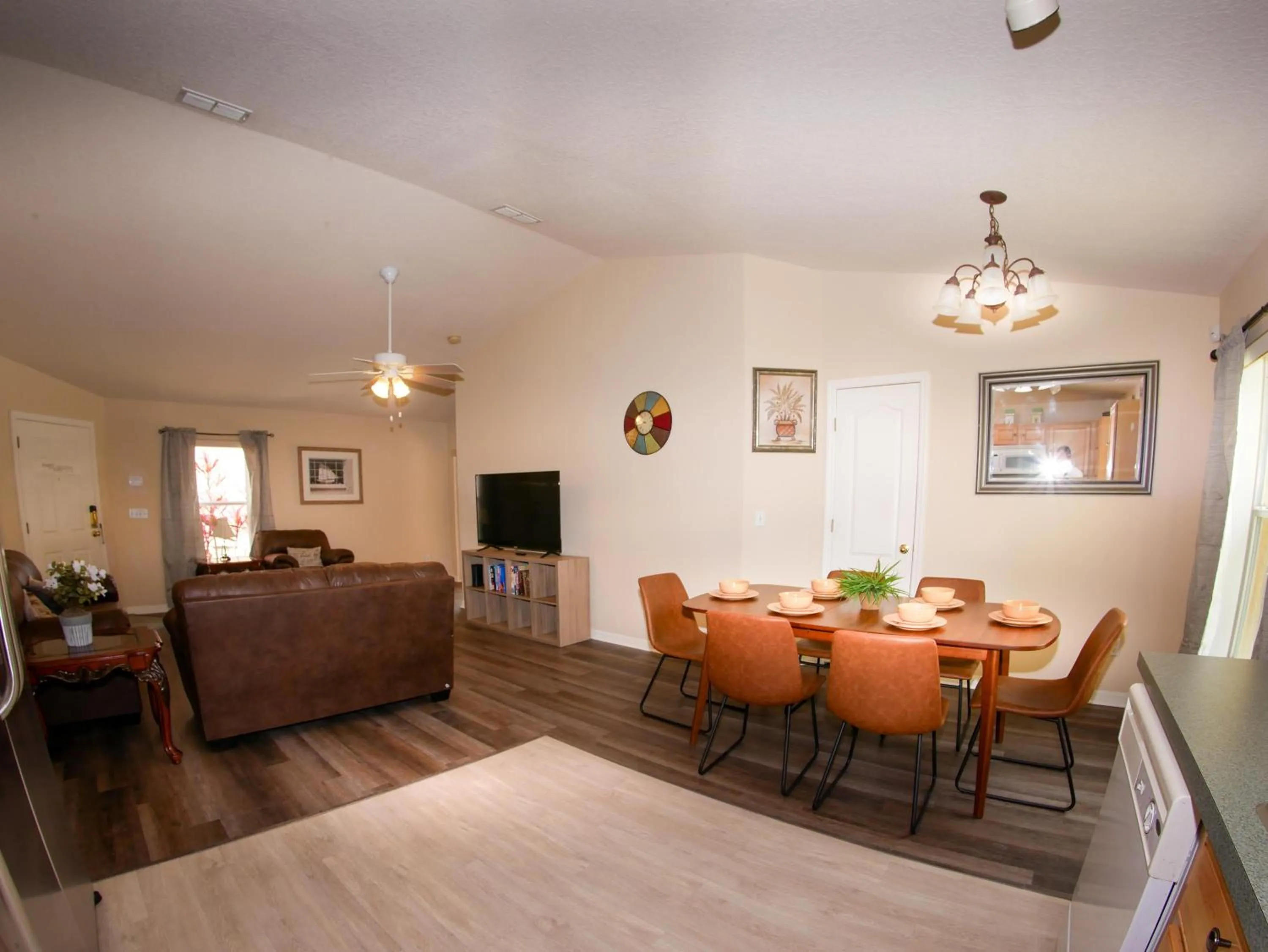 Living room in Great Community, Amazing Private Pool, Near Disney!