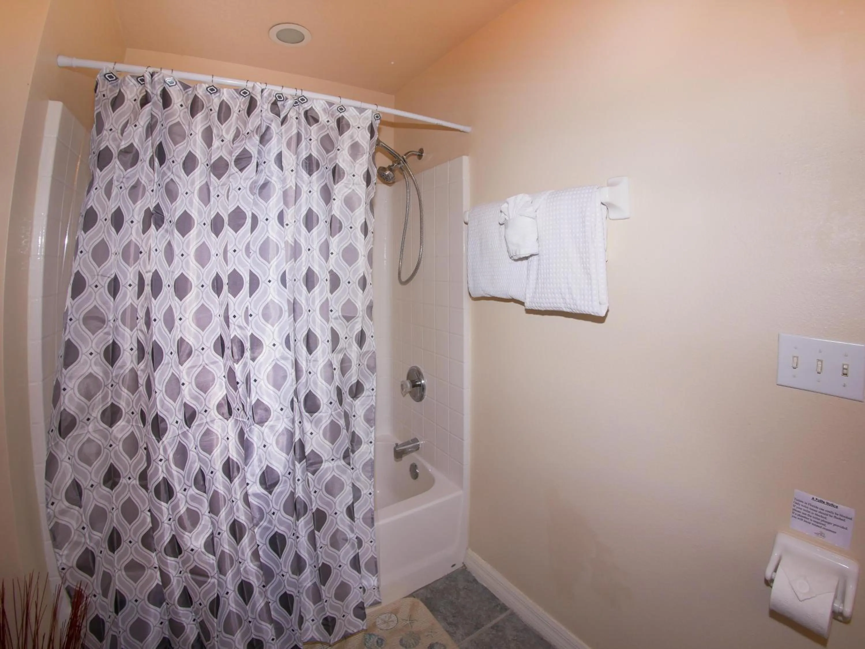 Bedroom in Great Community, Amazing Private Pool, Near Disney!