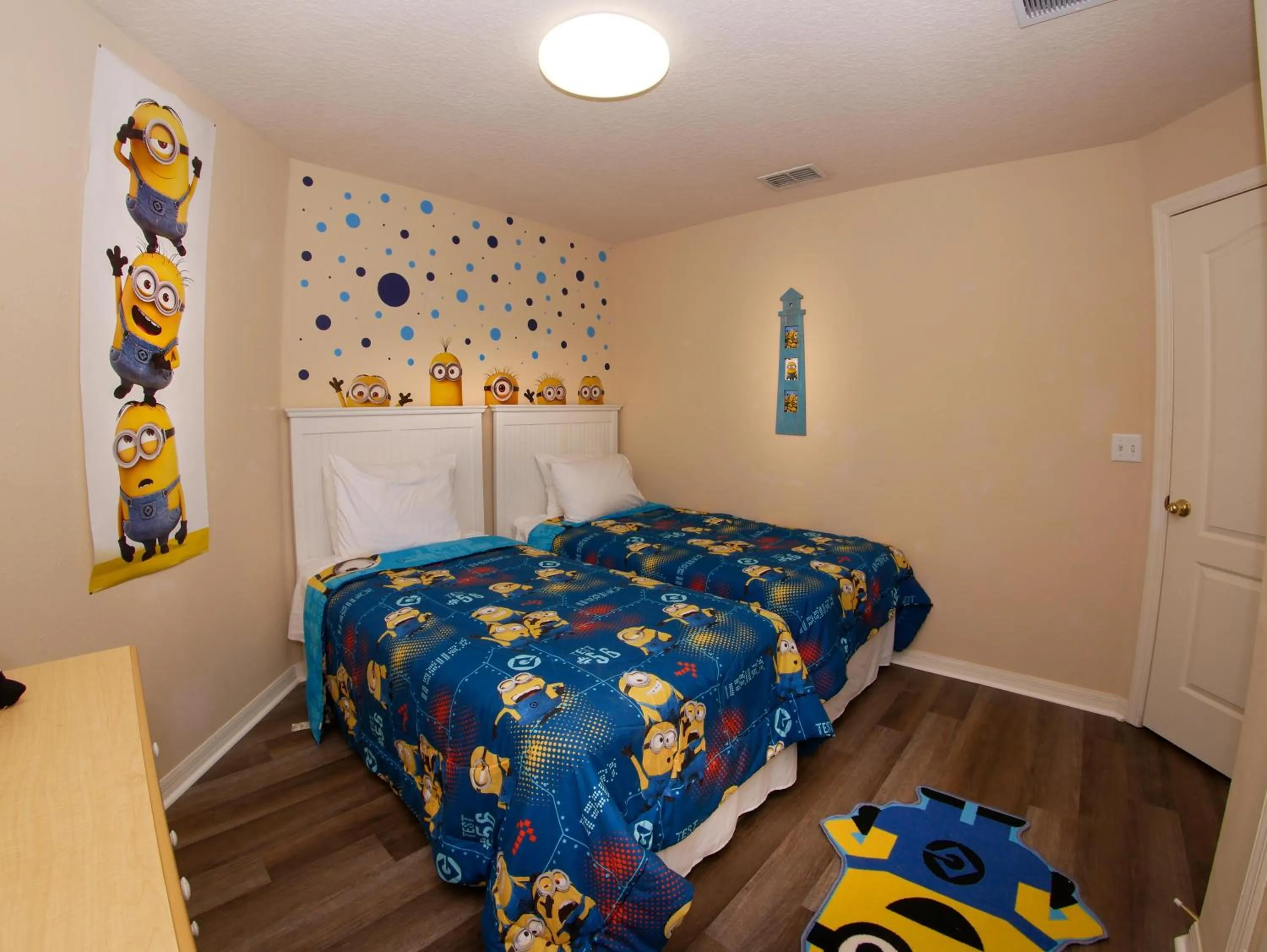 Bedroom, Bed in Great Community, Amazing Private Pool, Near Disney!