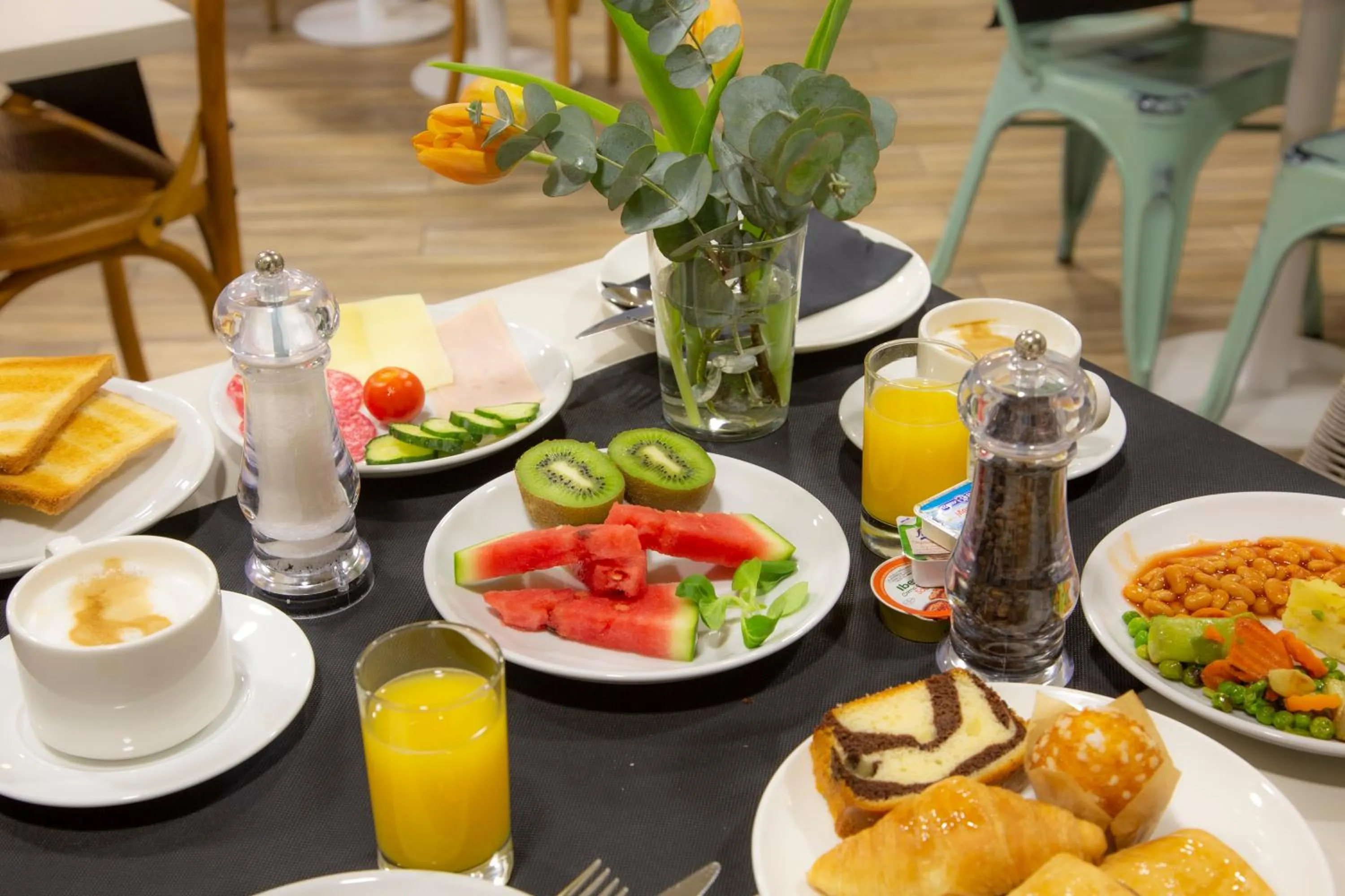 Buffet breakfast in Casual Colours Barcelona