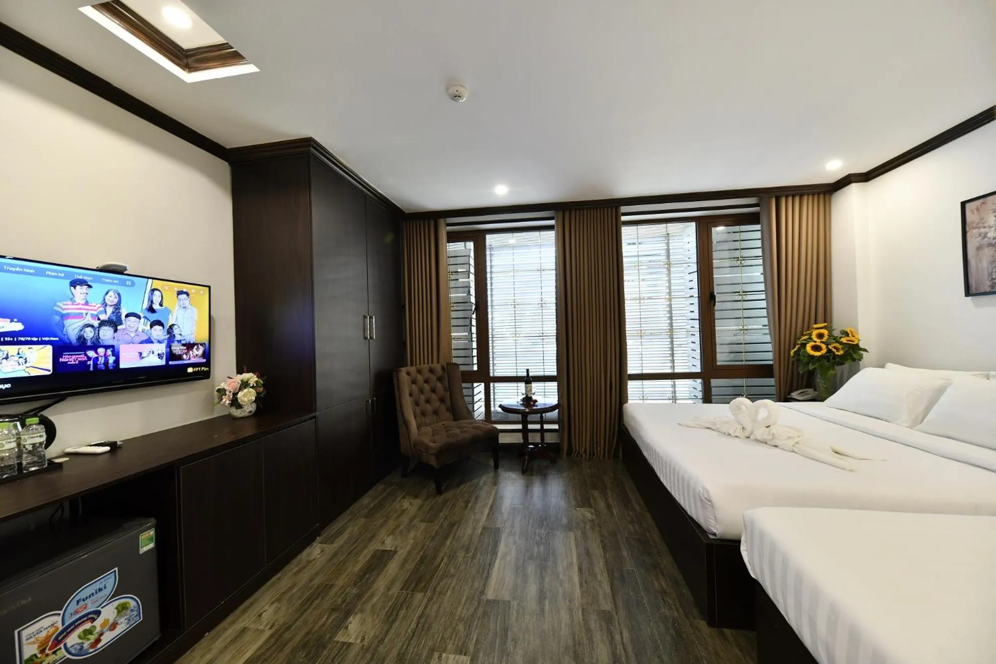 TV and multimedia, Bed in Kingdom Hotel Hanoi