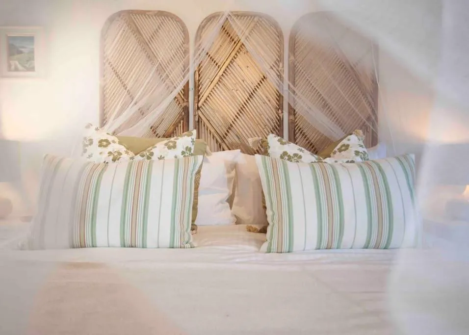 Bed in Tuscan Escape Luxury 2 bedroom apartment with pool