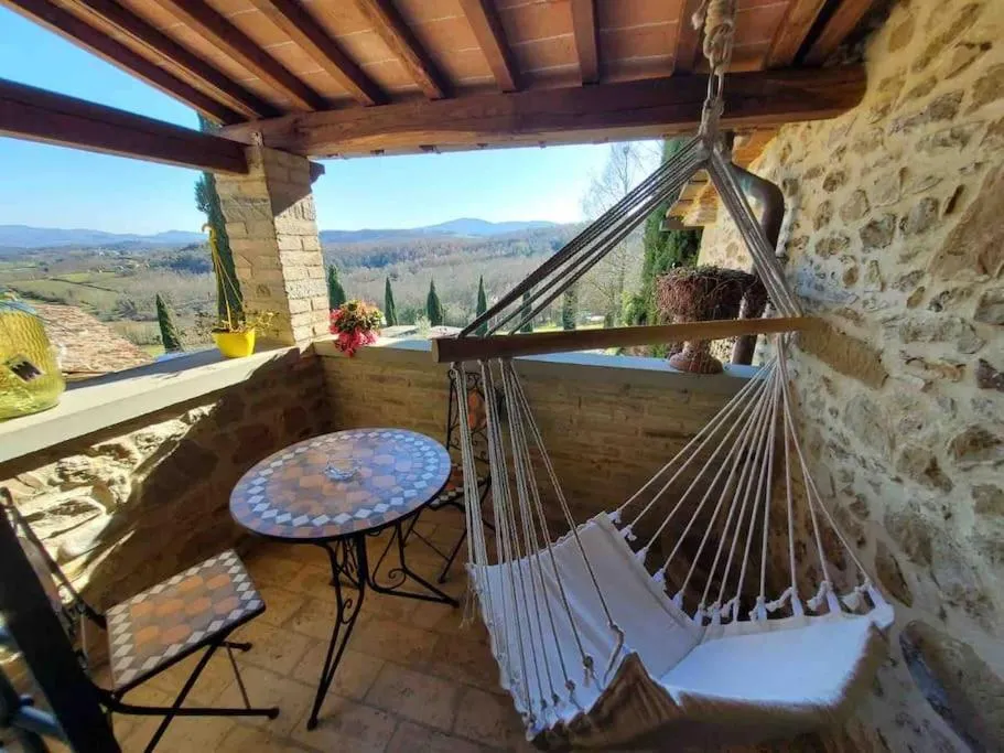 Tuscan Escape Luxury 2 bedroom apartment with pool