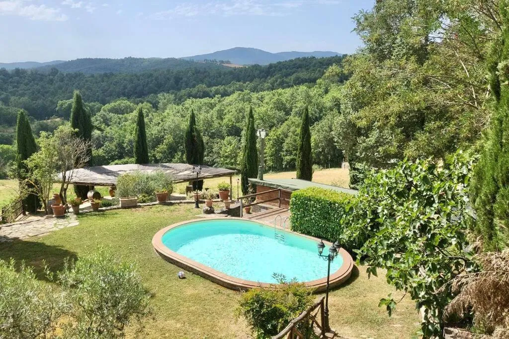 Tuscan Escape Luxury 2 bedroom apartment with pool
