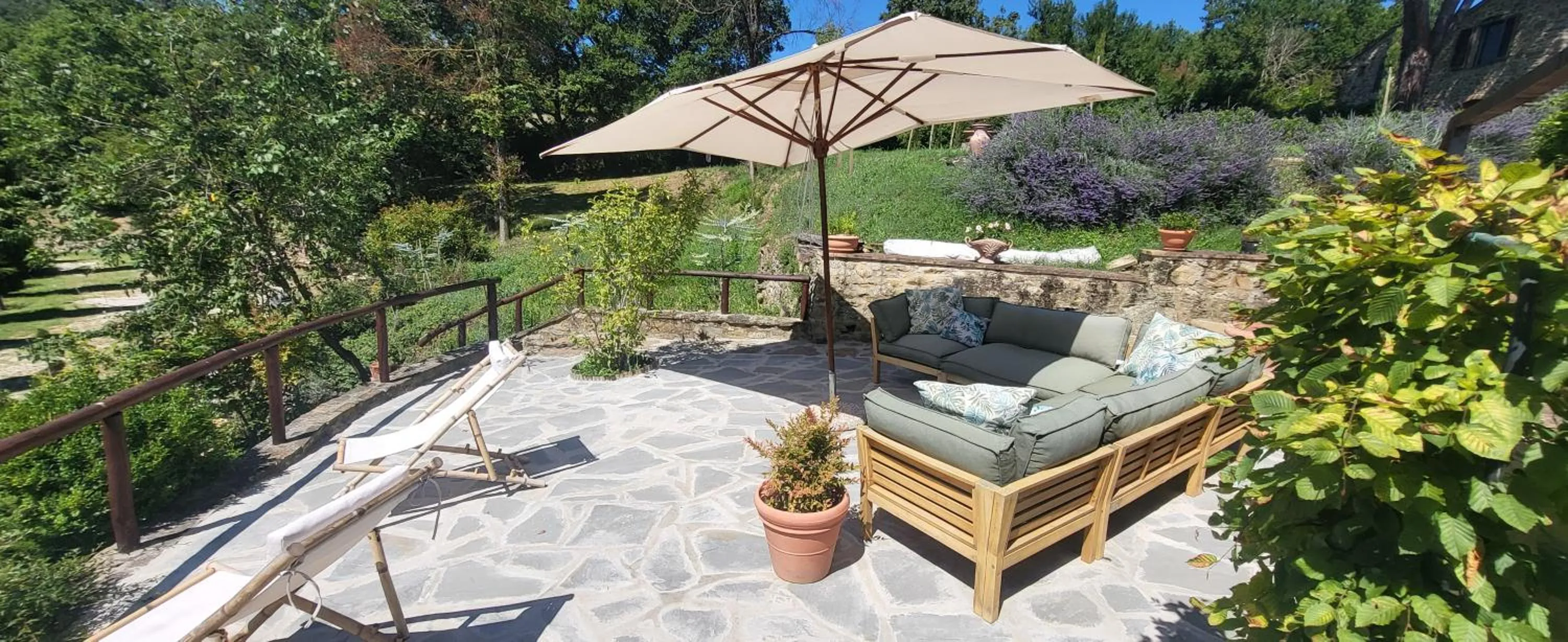 Tuscan Escape Luxury 2 bedroom apartment with pool