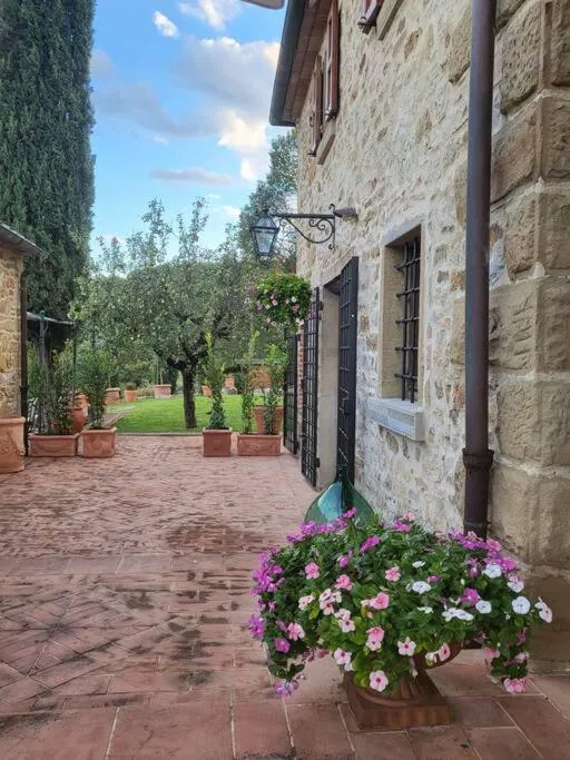 Tuscan Escape Luxury 2 bedroom apartment with pool