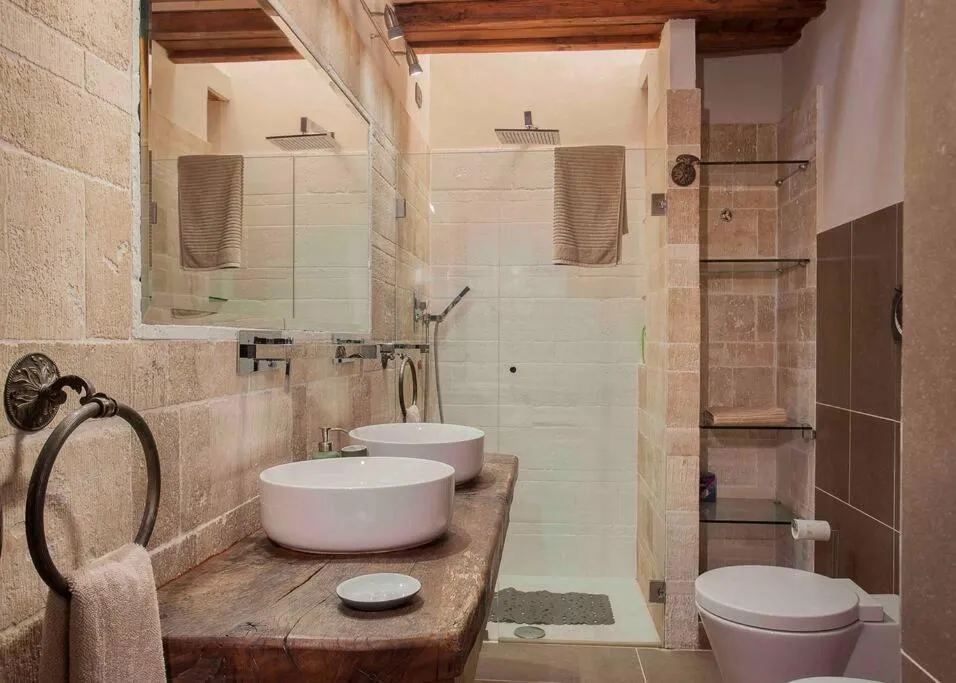 Tuscan Escape Luxury 2 bedroom apartment with pool