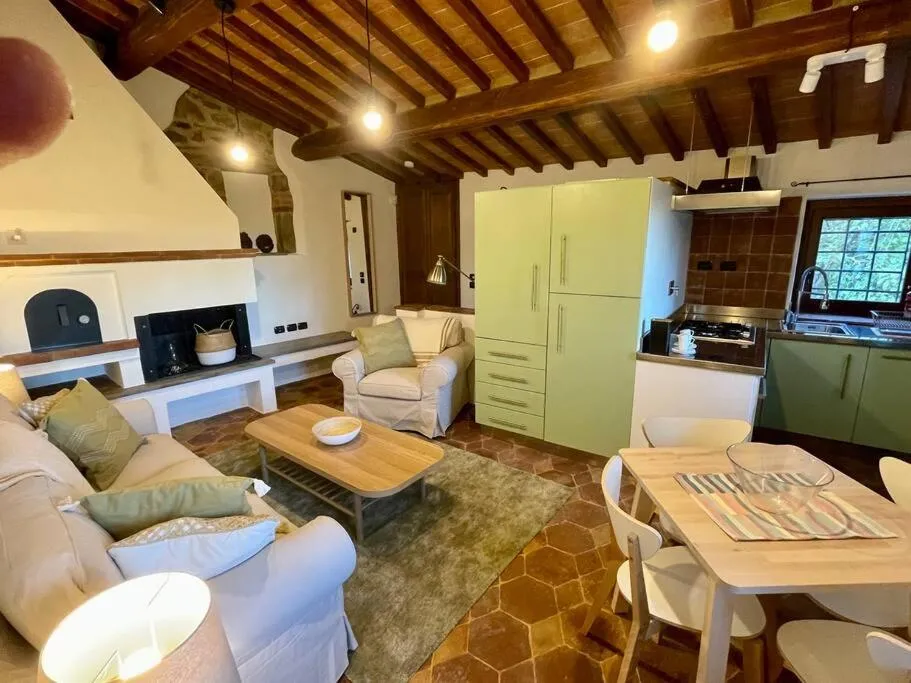 Tuscan Escape Luxury 2 bedroom apartment with pool