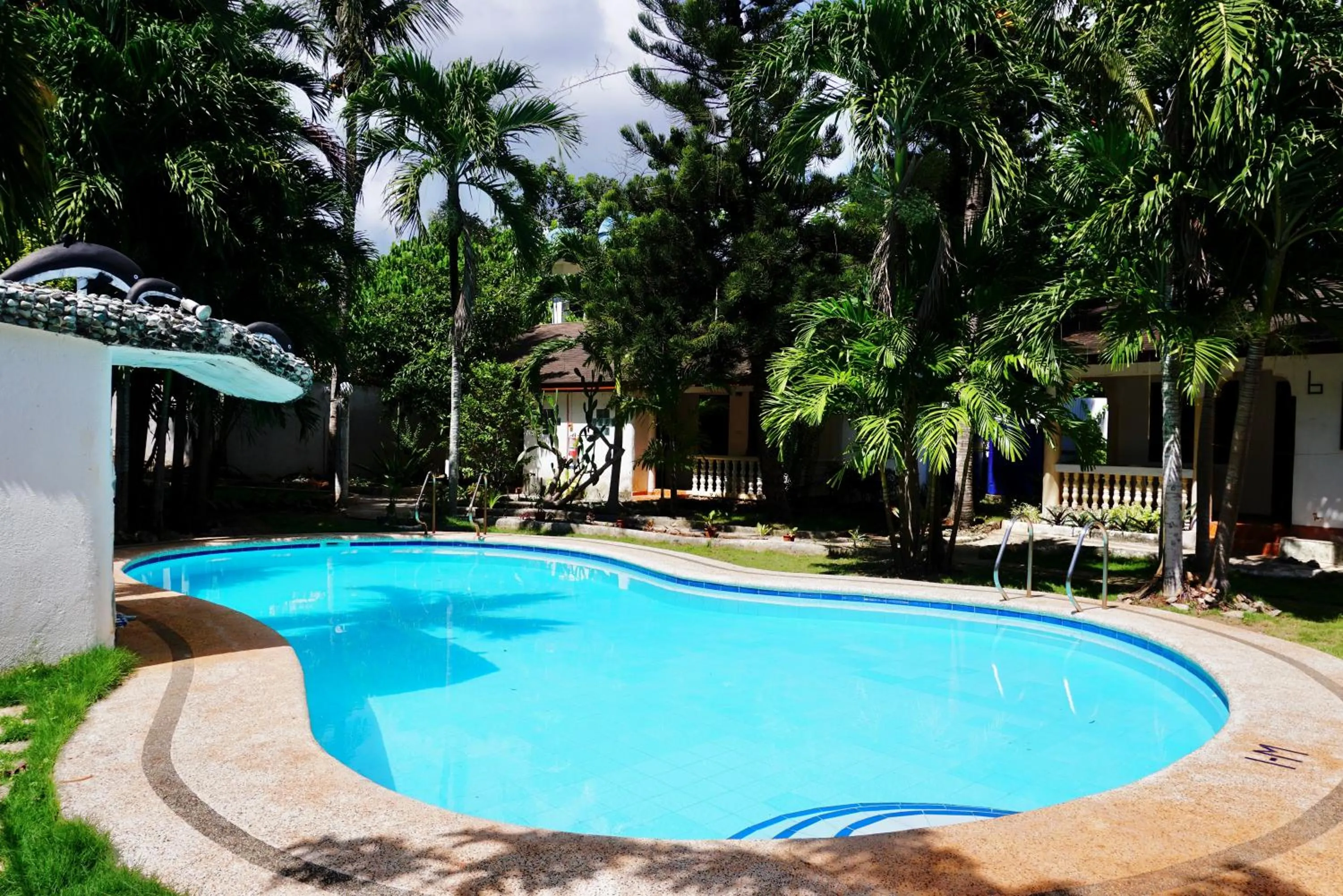 Nature Haven Villa - Flower Garden