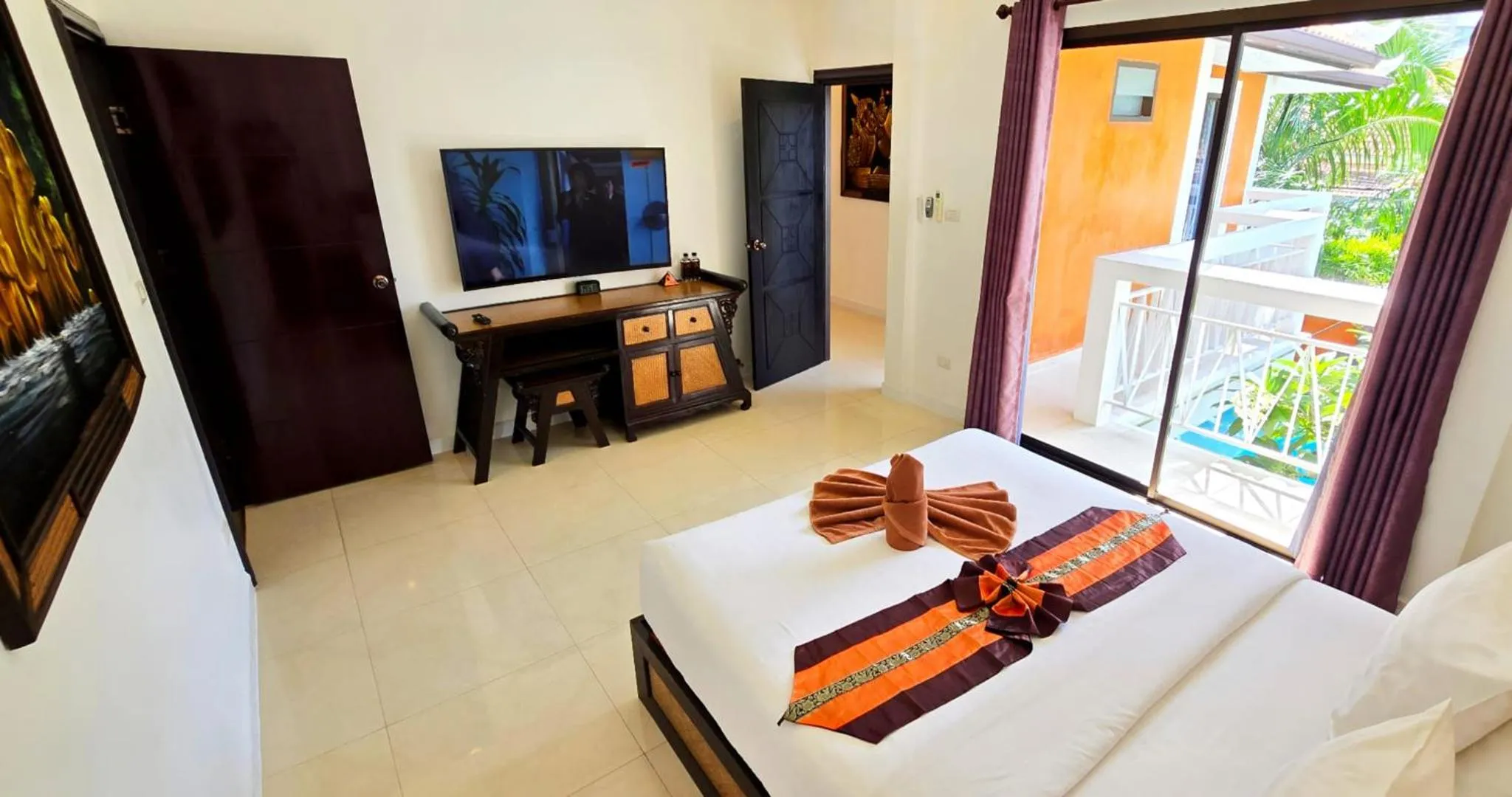 Bed in GOLDLAND Luxury Pool Villa Pattaya Walking Street 8 Bedrooms