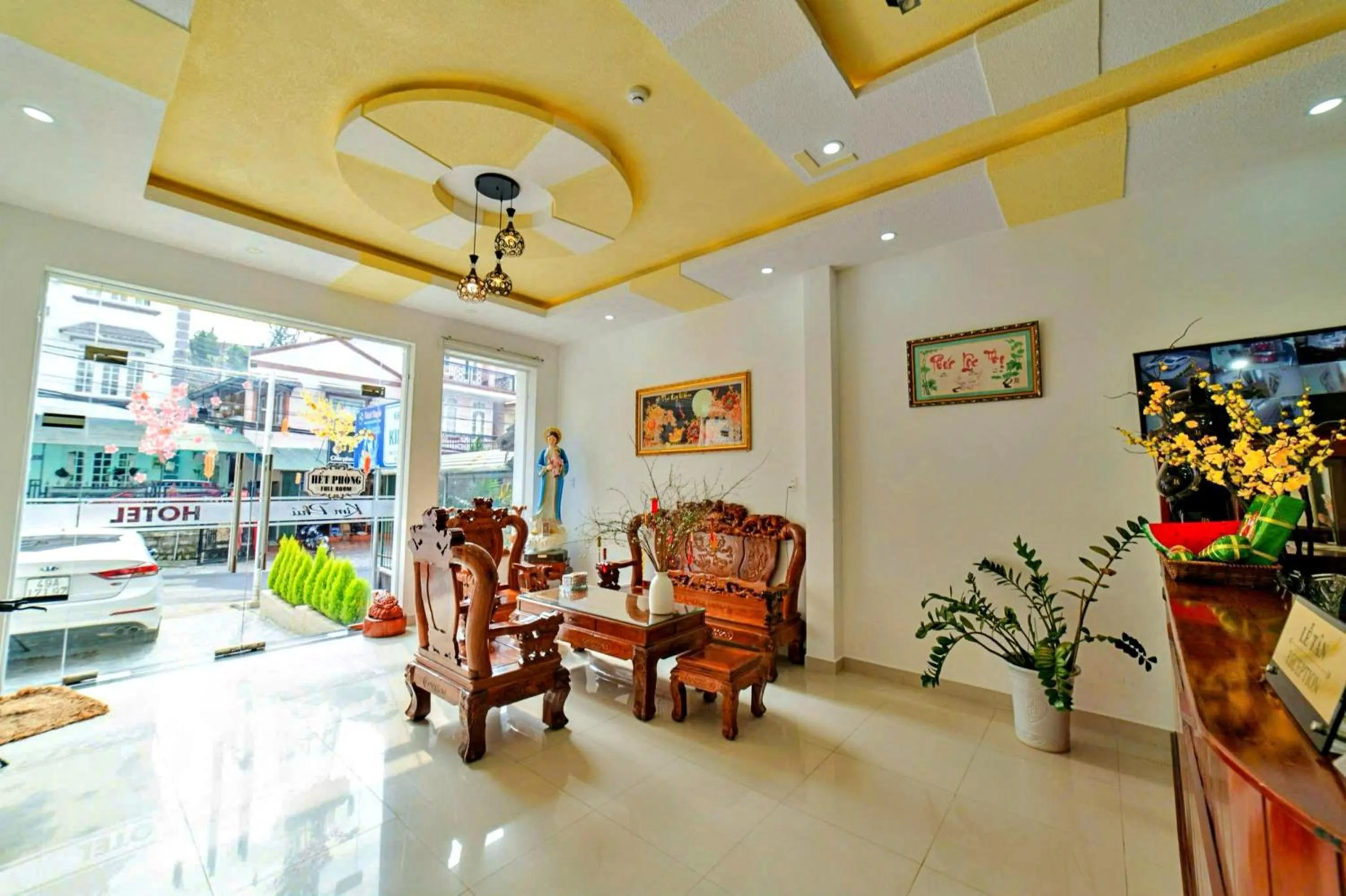 Communal lounge/ TV room in S79 Kim Phu Hotel Dalat