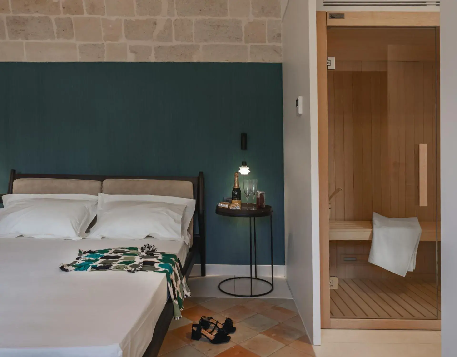 DOMUS DE ARMENIS DOMUS DE ARMENIS